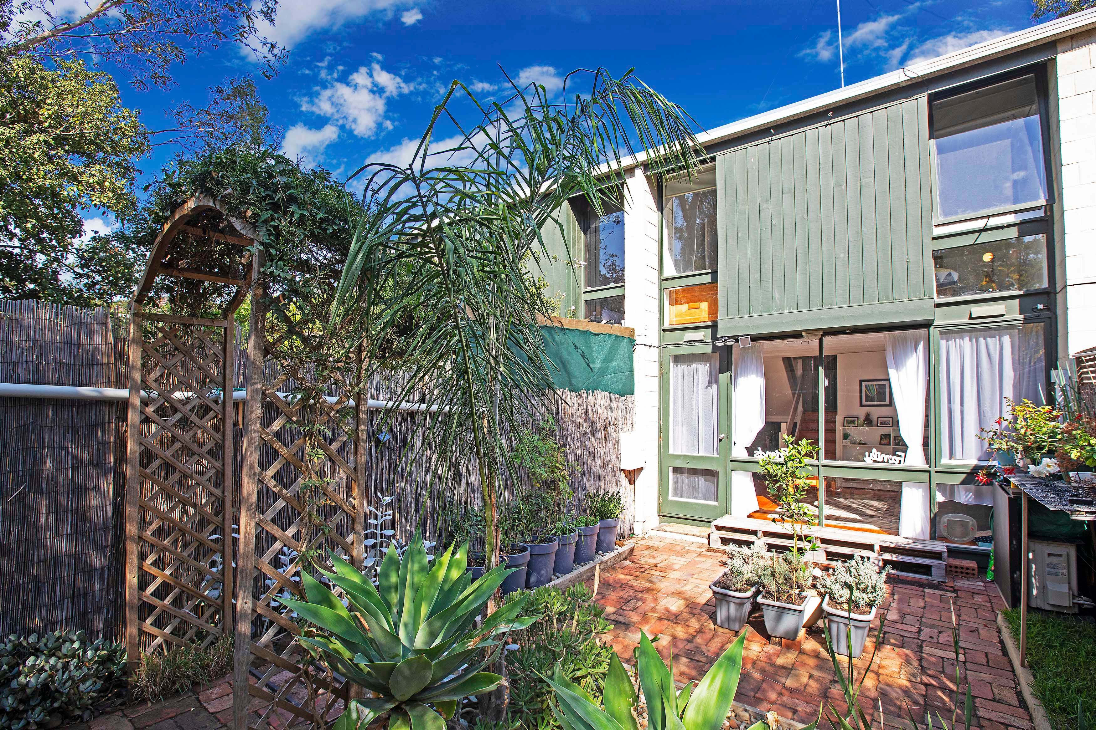 27 Montague Street, Highton VIC 3216