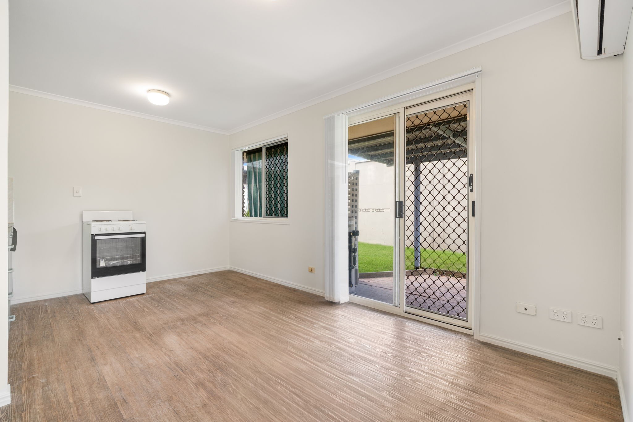 1/12-14 Yeates Crescent, Meadowbrook, QLD 4131