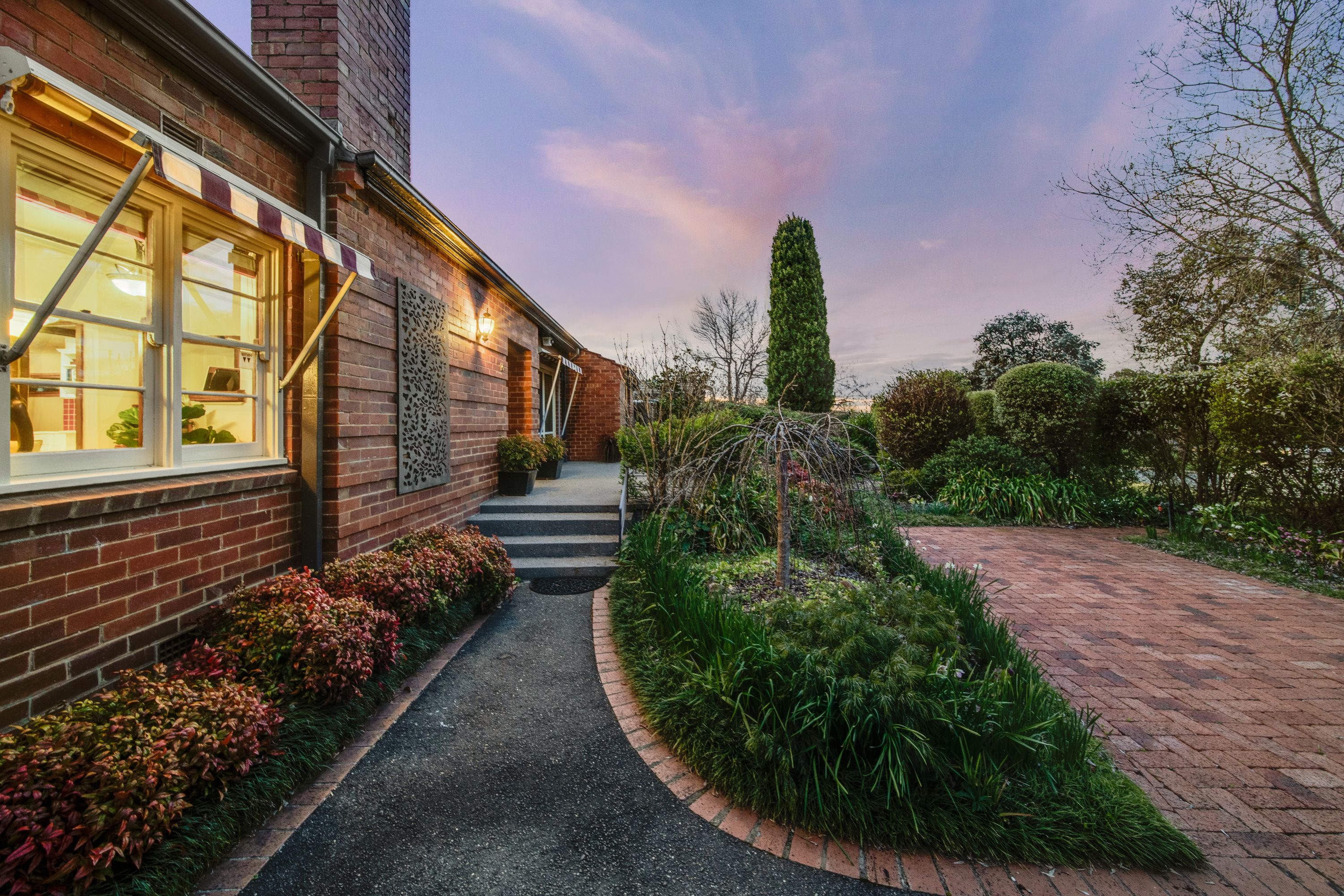 16 Meehan Gardens, Narrabundah, ACT 2604