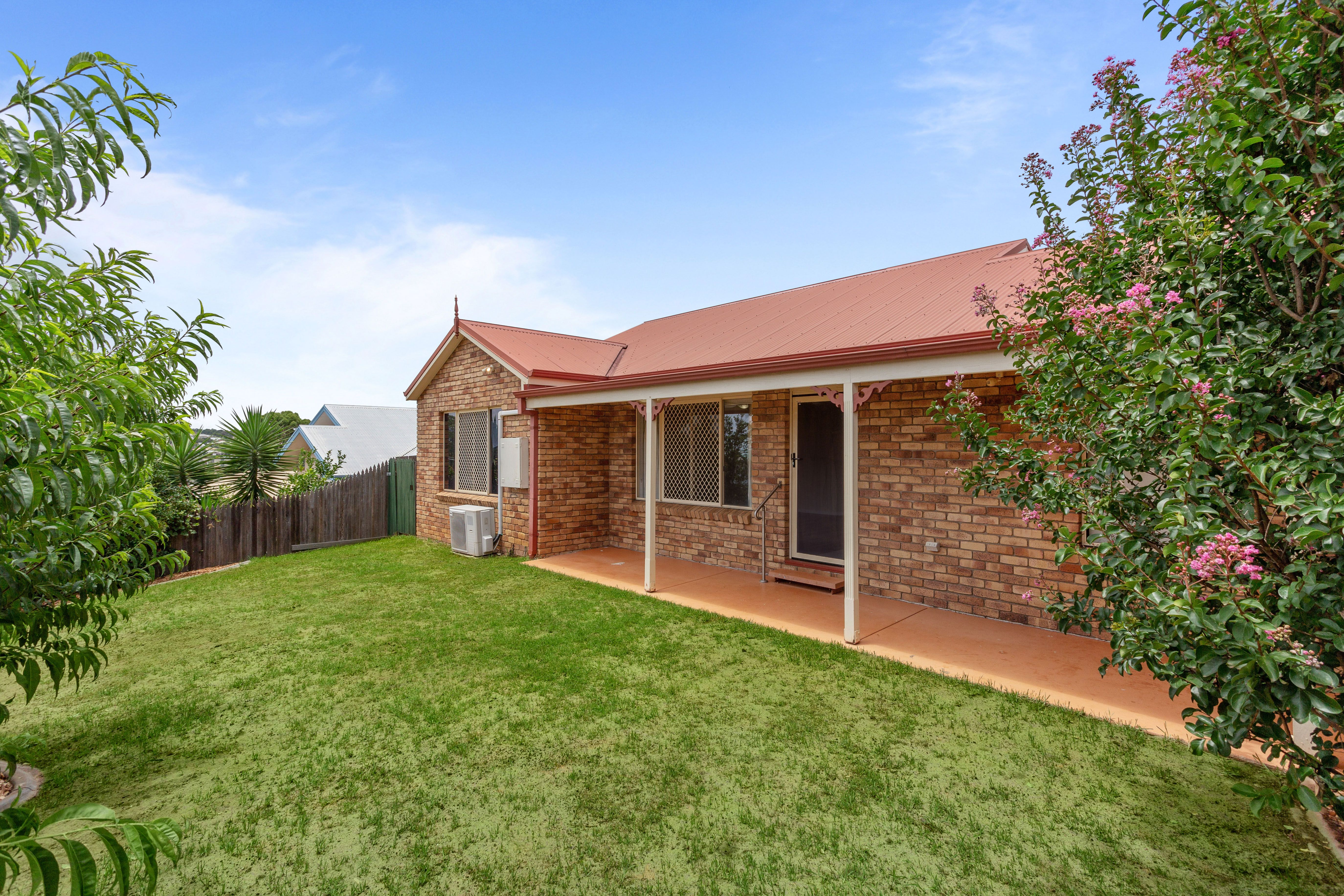 52 Hoepper Street, Kearneys Spring QLD 4350