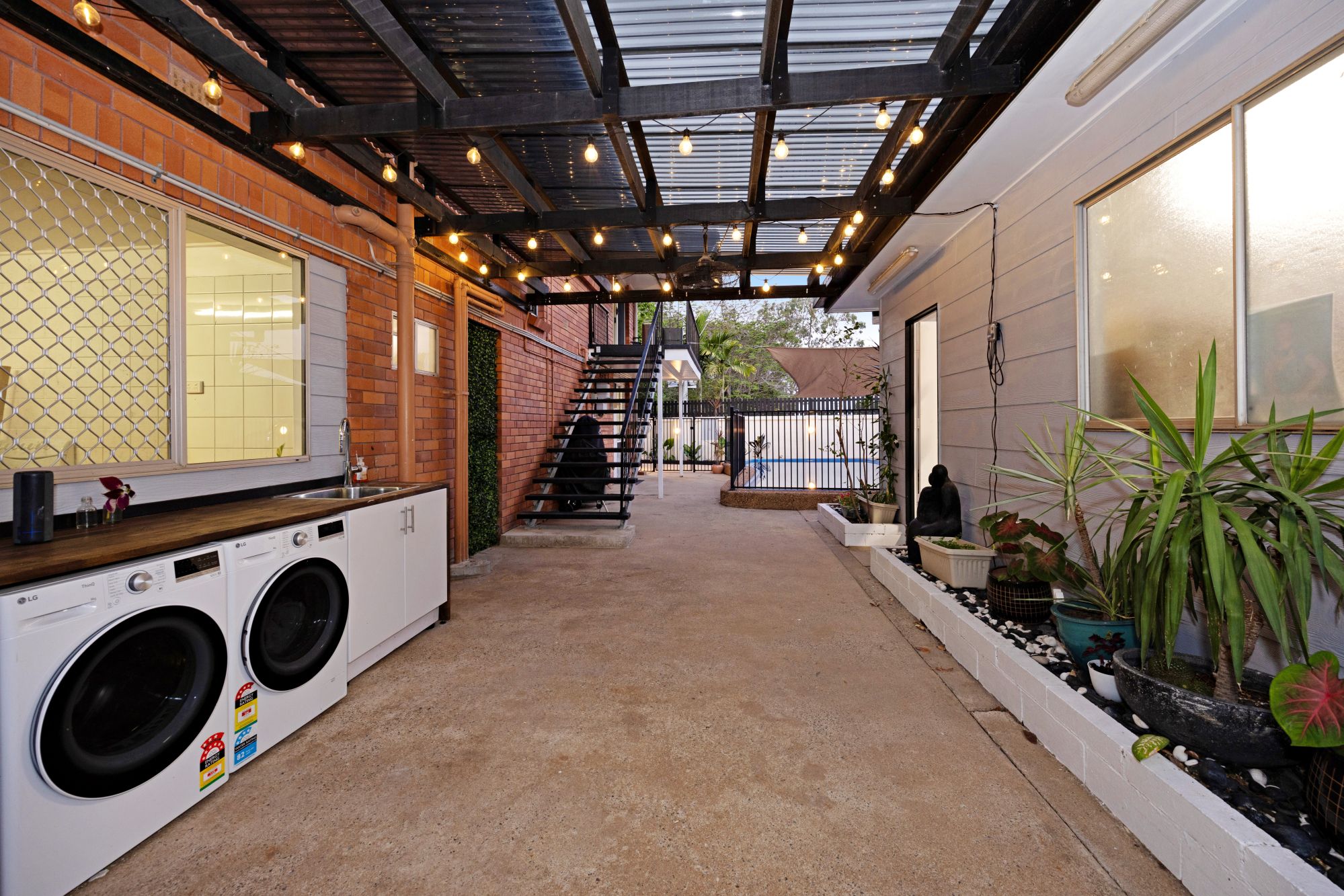 2 Lavarack Street — photo 4 of 29