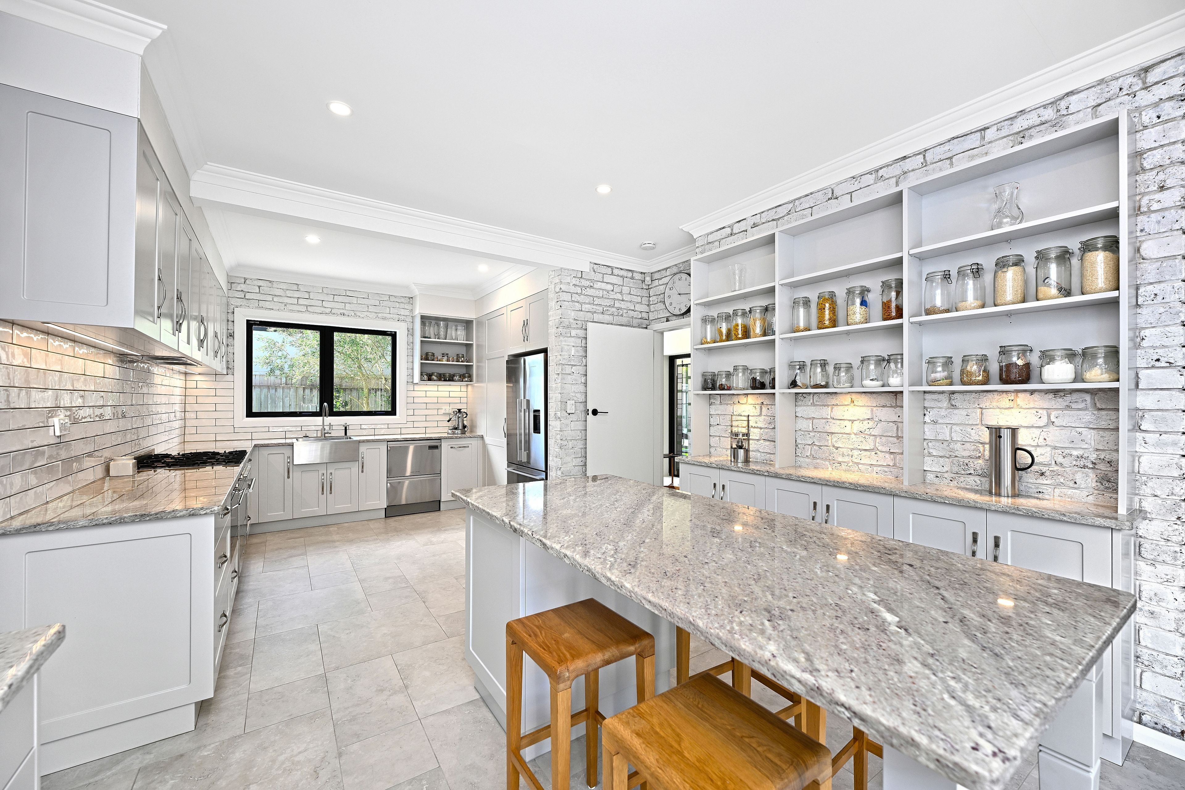 8 Fowler Crescent — photo 5 of 29