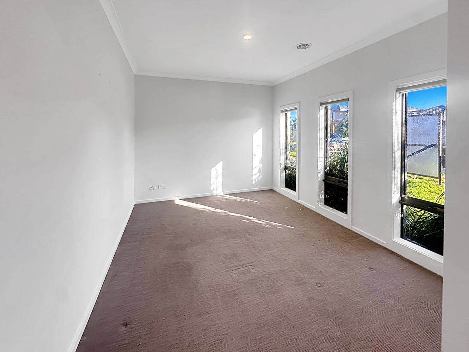 31 Trojan Crescent, Clyde North, VIC 3978