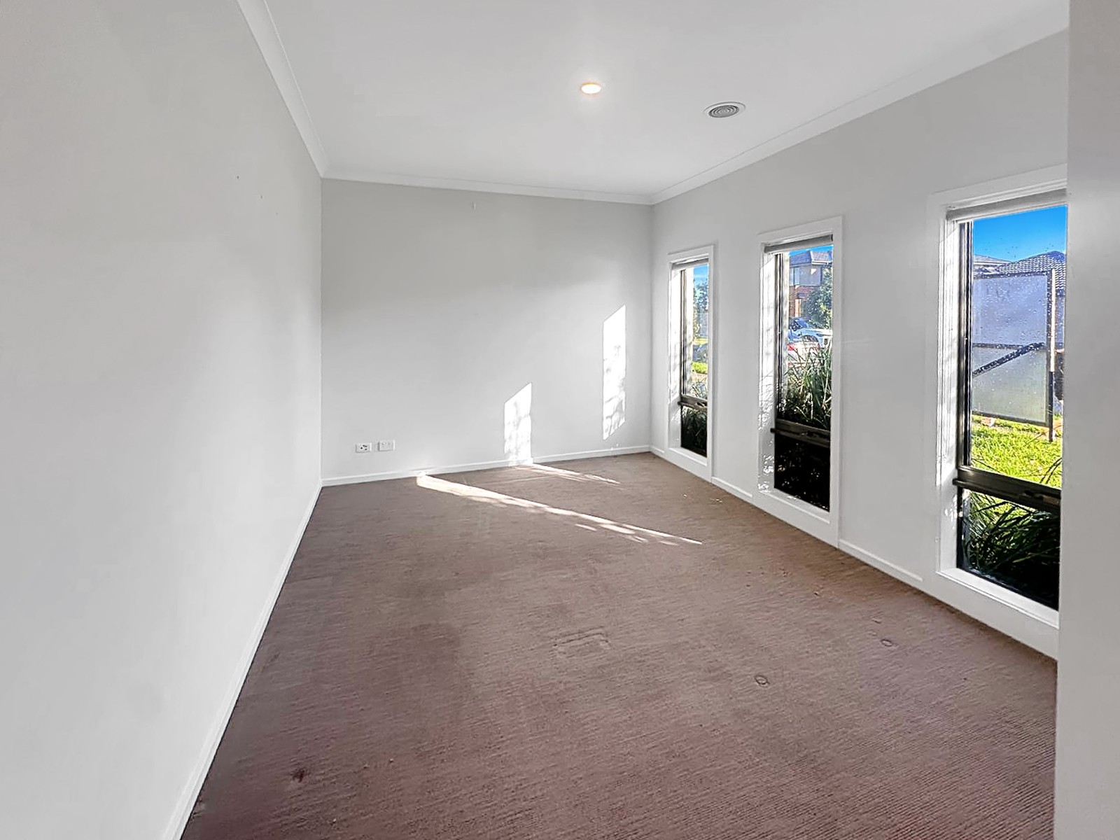 31 Trojan Crescent, Clyde North, VIC 3978