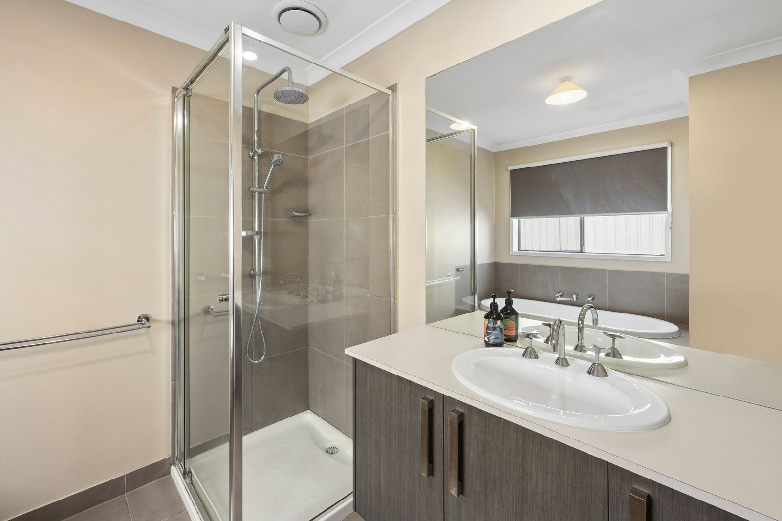 17 Fulford Crescent — photo 14 of 18