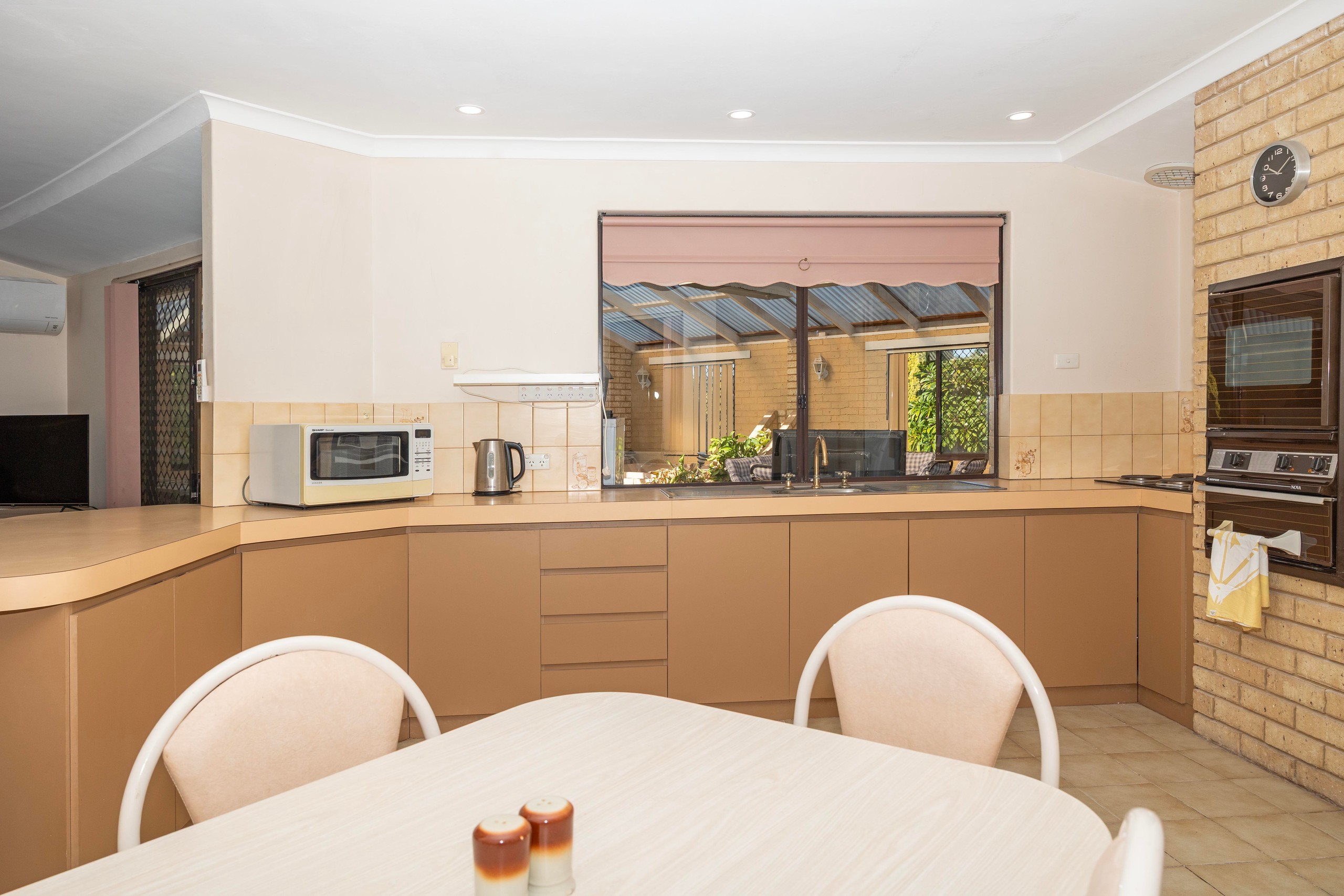 4 Mitchell Street, Green Head, WA 6514