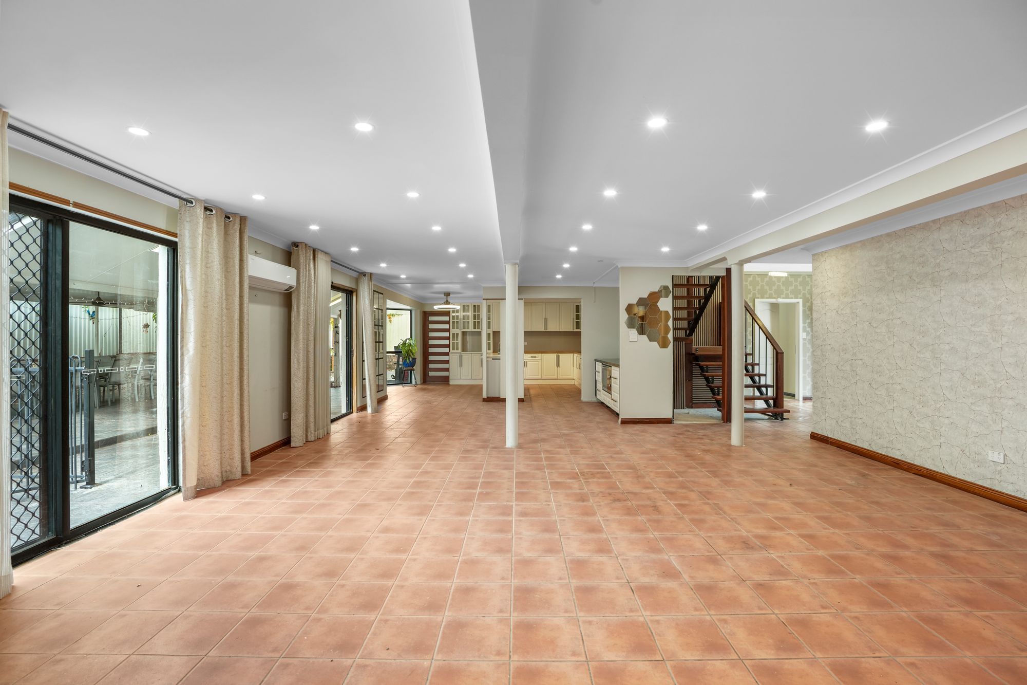 6 Hannant Street — photo 3 of 20