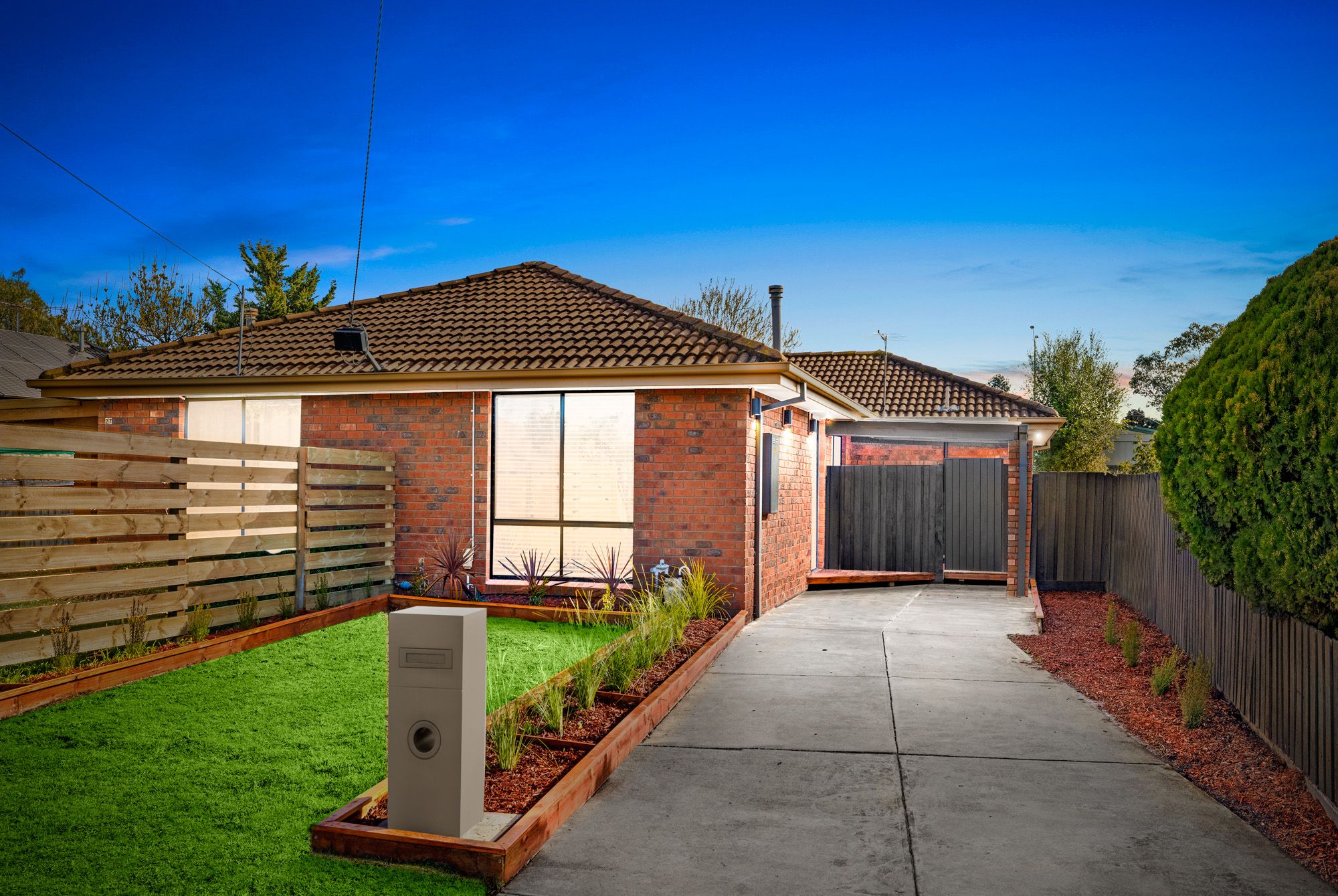 27 Bartlett Crescent, Hoppers Crossing VIC 3029