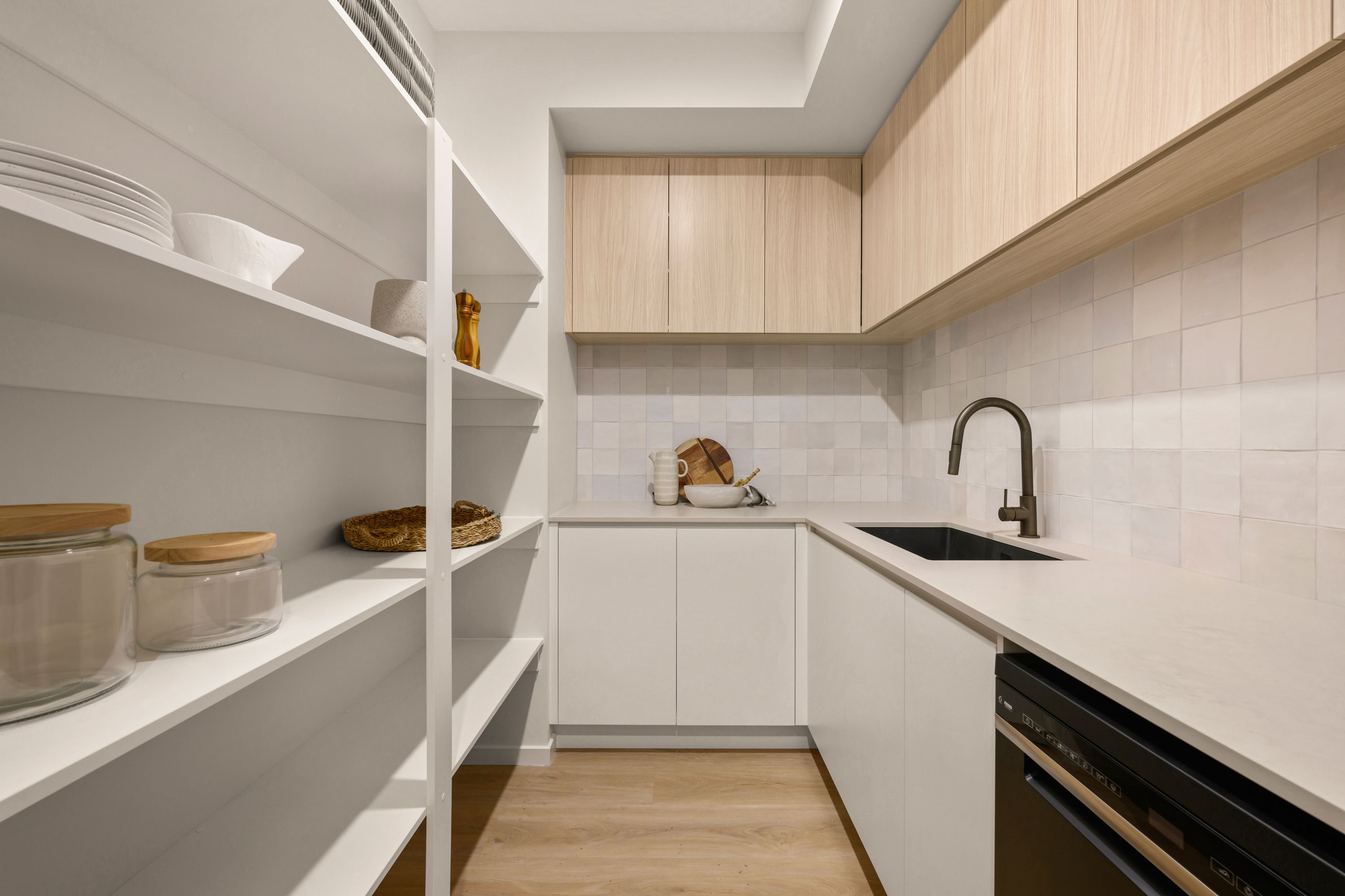 2/2 Teewah Street — photo 4 of 30