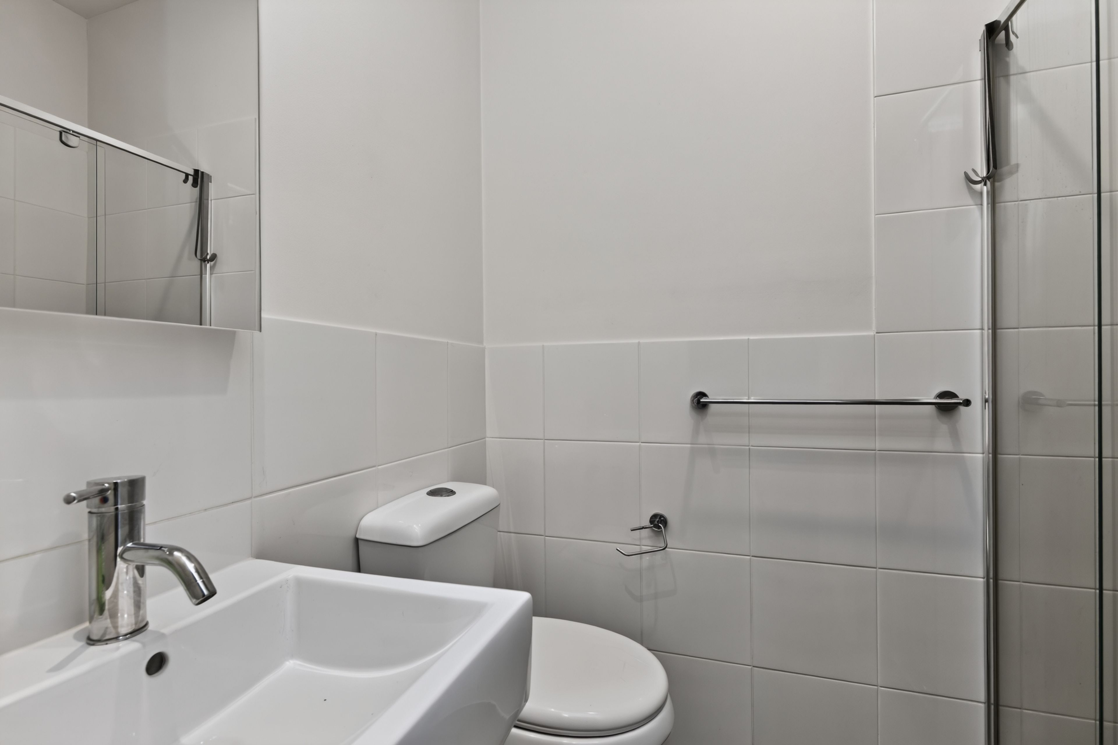 4/7 St Kitts Place — photo 12 of 15