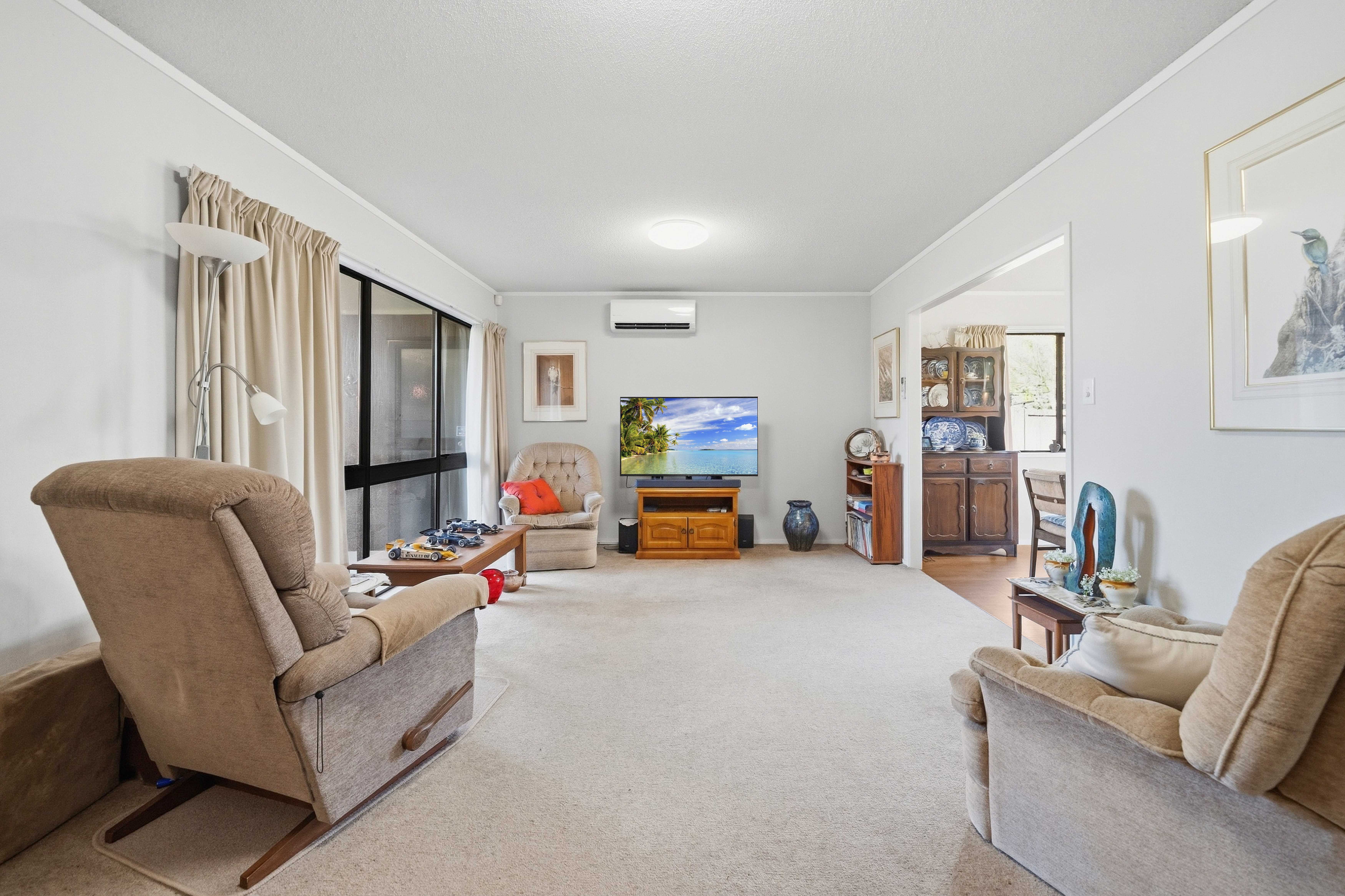 28 Evanda Crescent, Conifer Grove, Manukau City