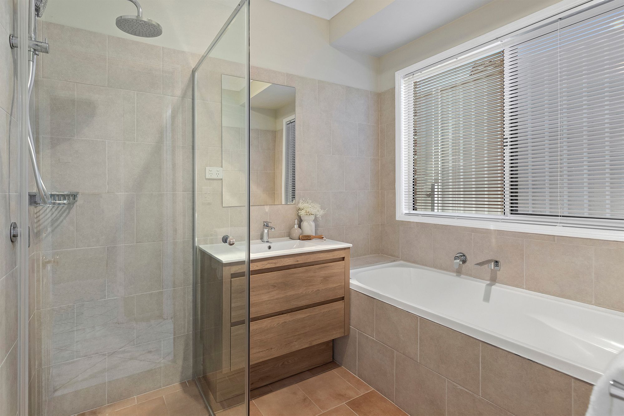 76 Oxford Crescent — photo 16 of 21