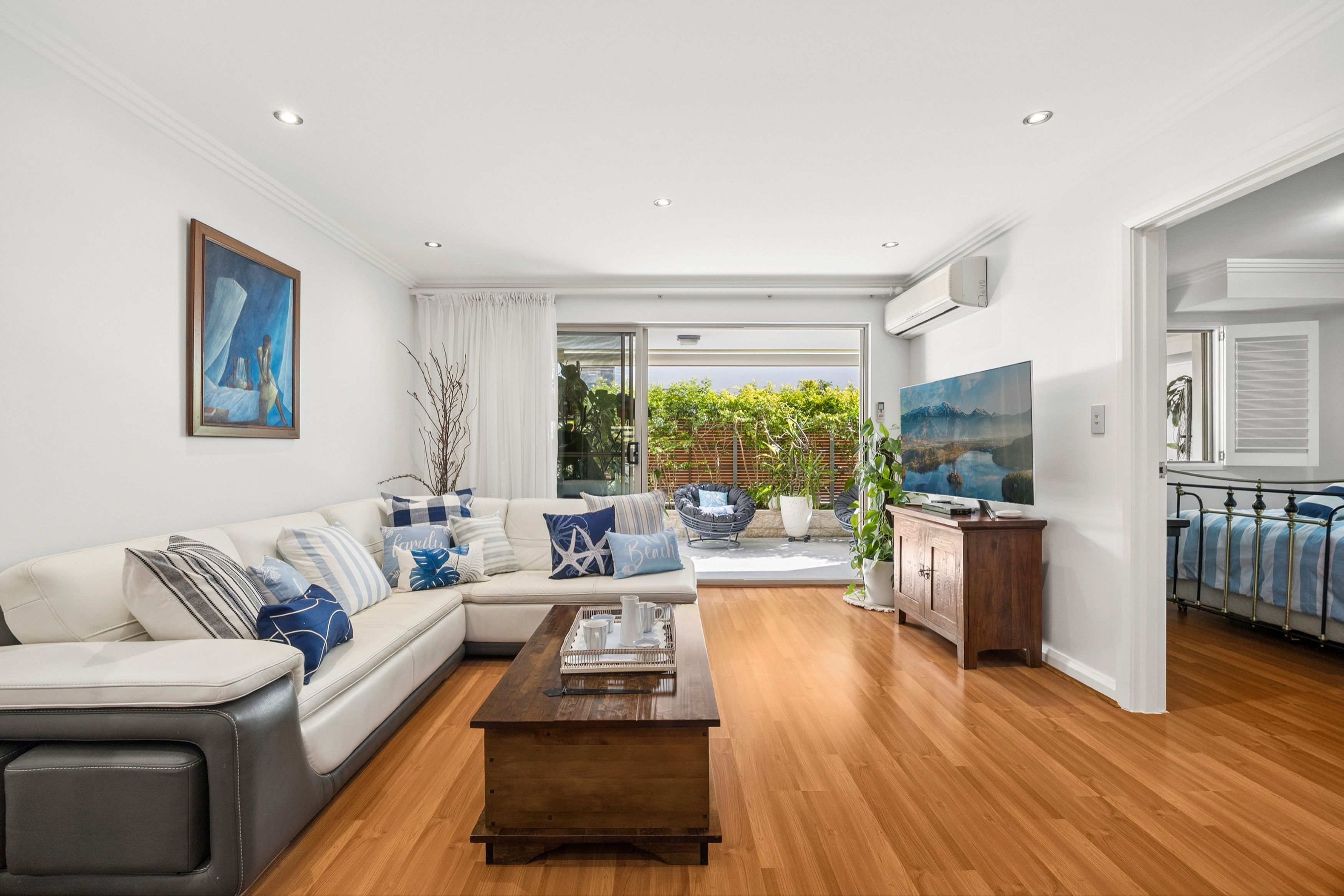 6/16-18 Frazer Street — photo from Ray White Northern Beaches