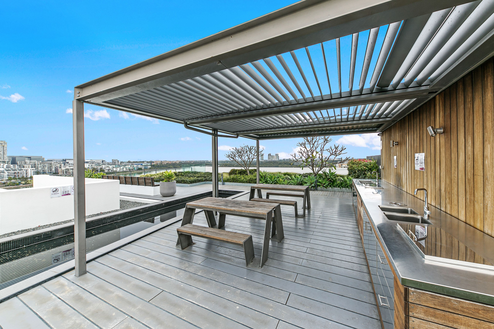 708/18 Footbridge Blv — photo 6 of 8