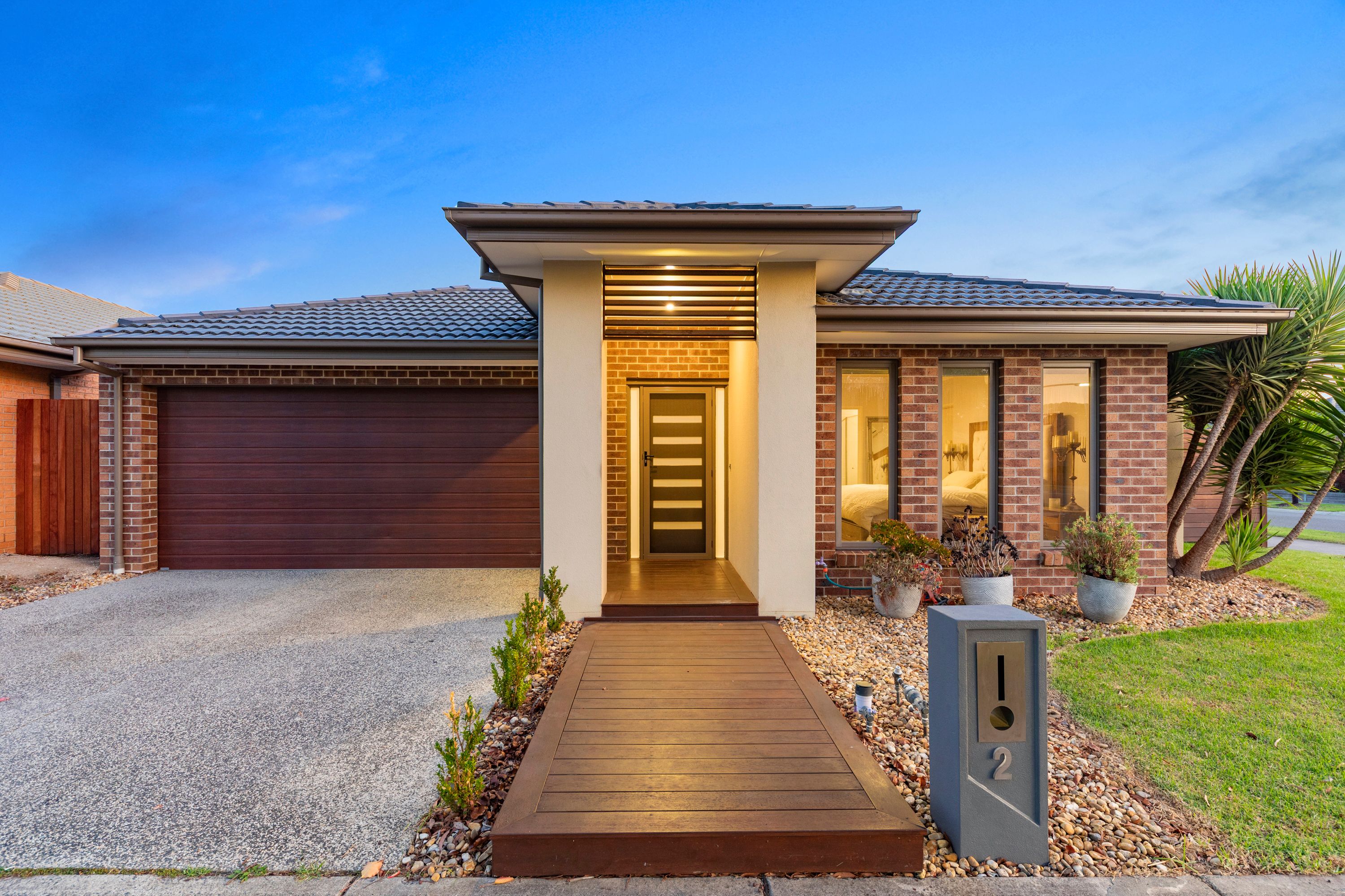 2 Onyx Crescent, Officer VIC 3809