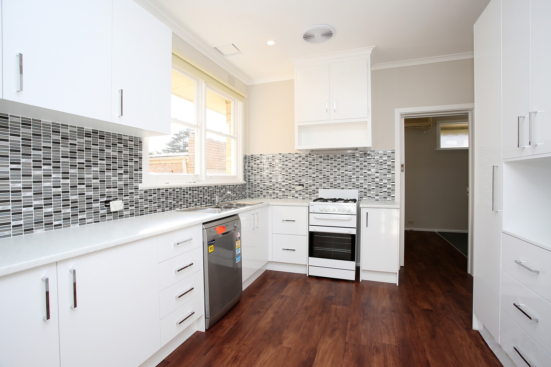13 Moonda Grove, Cheltenham, VIC 3192