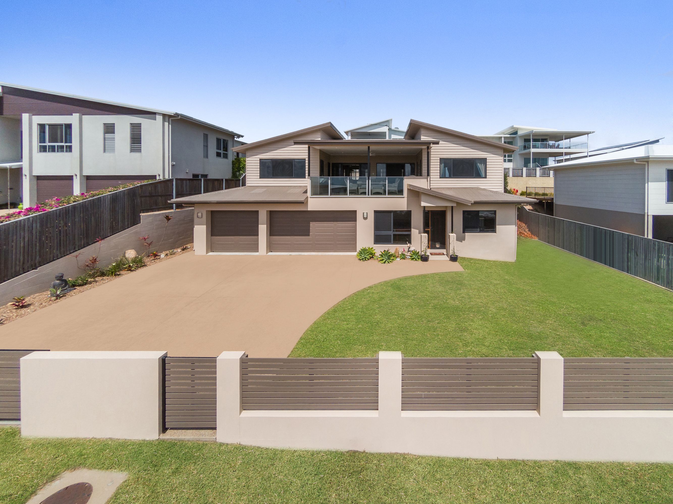5 Cashell Crescent, Bushland Beach QLD 4818