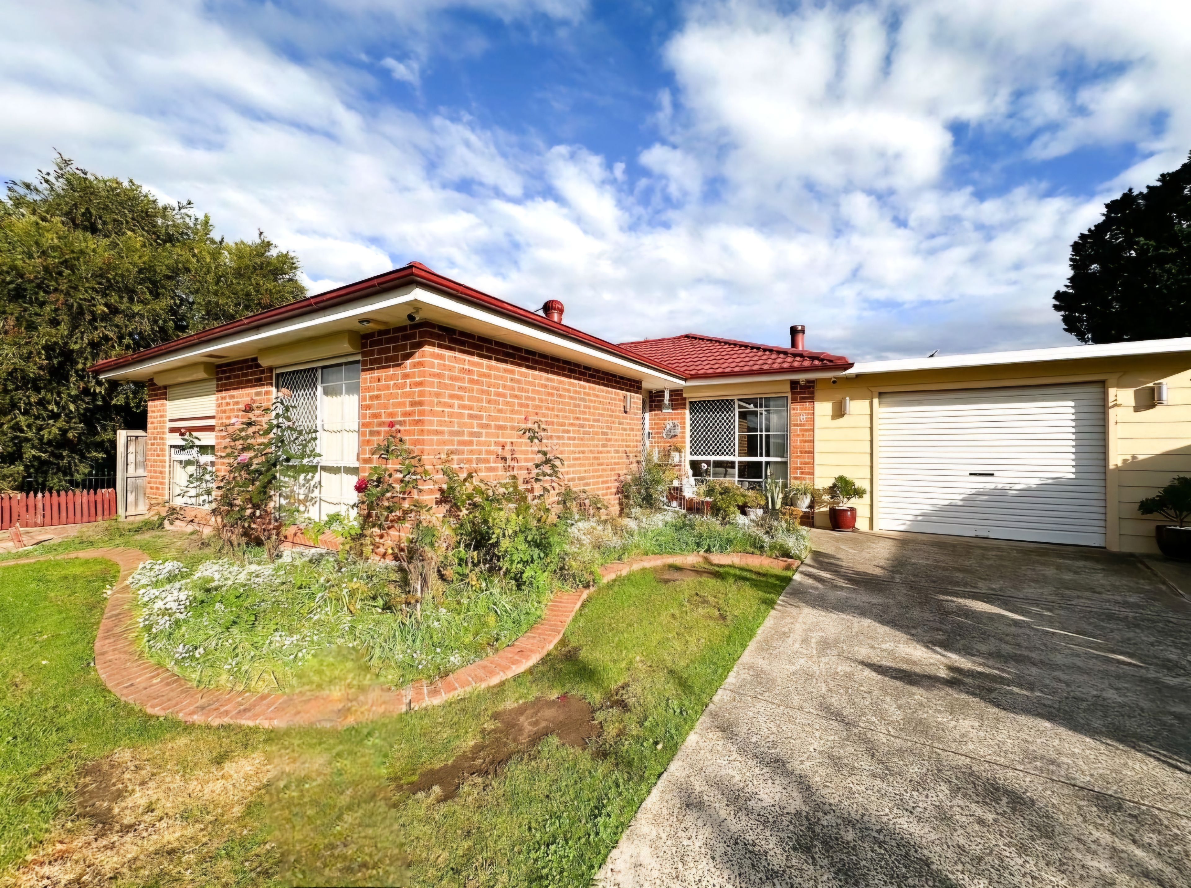 6 Oswald Crescent — photo 11 of 11