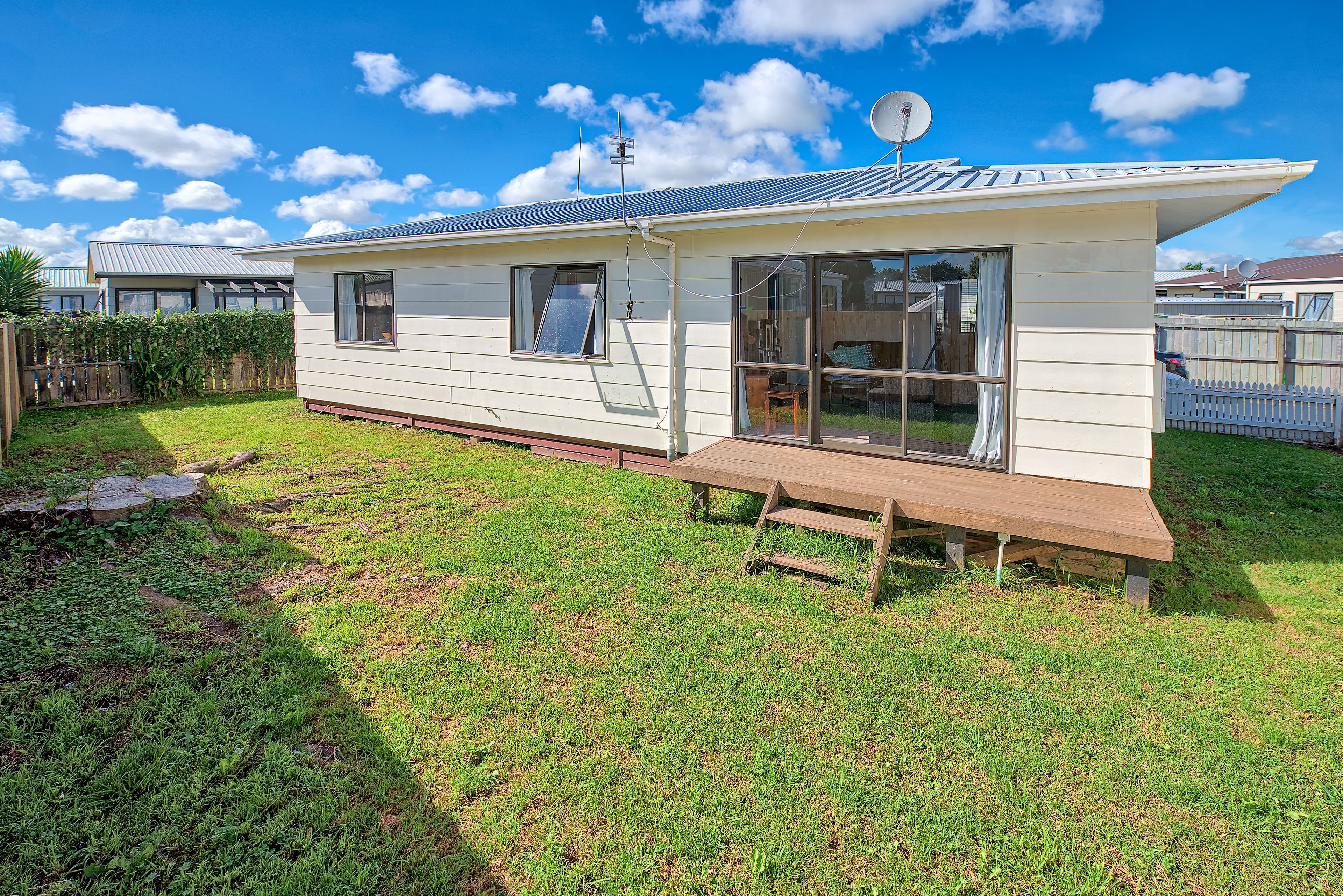 2/14 Templeton Place, Clendon Park, Manukau City