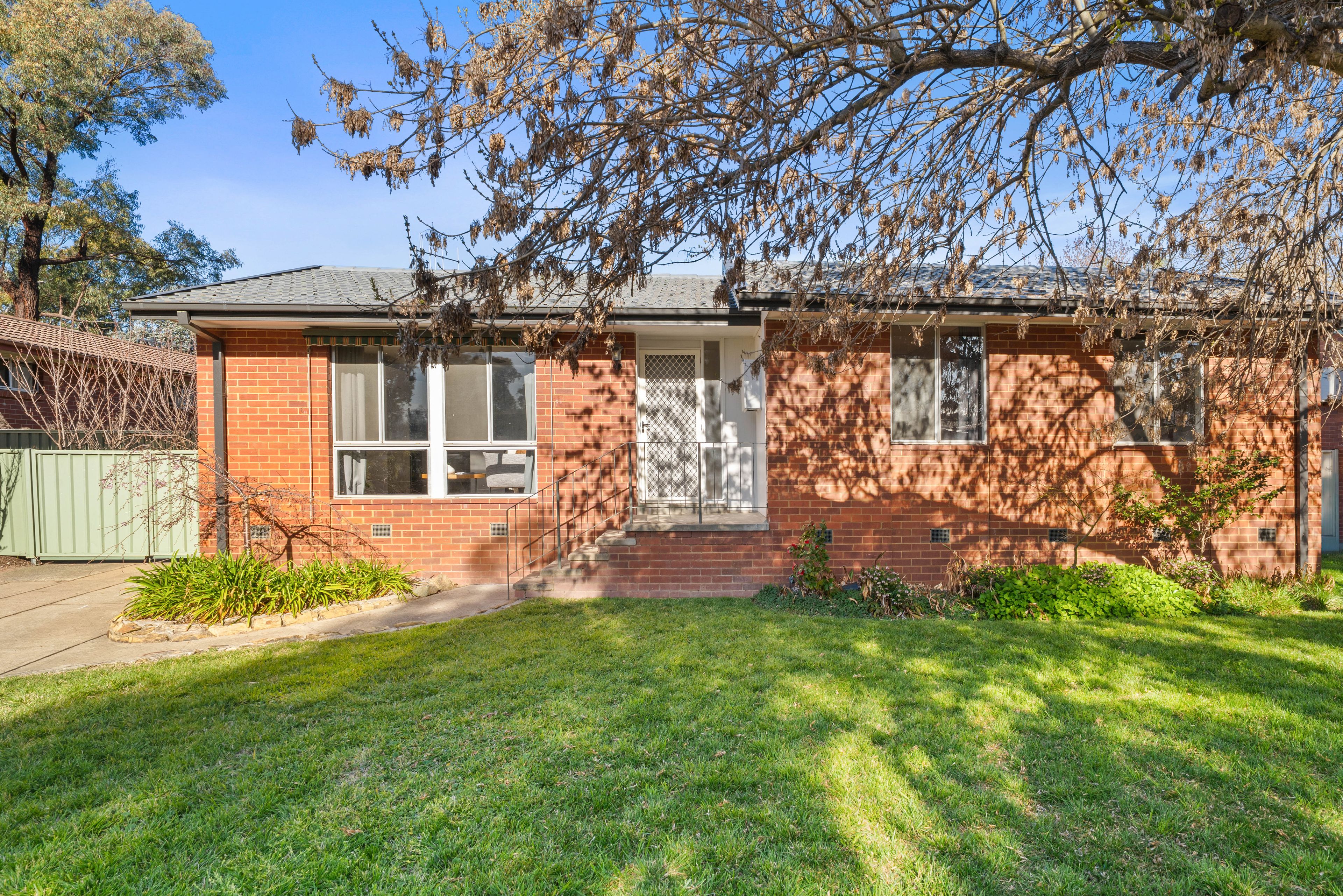 18 Stretton Crescent, Latham, ACT 2615