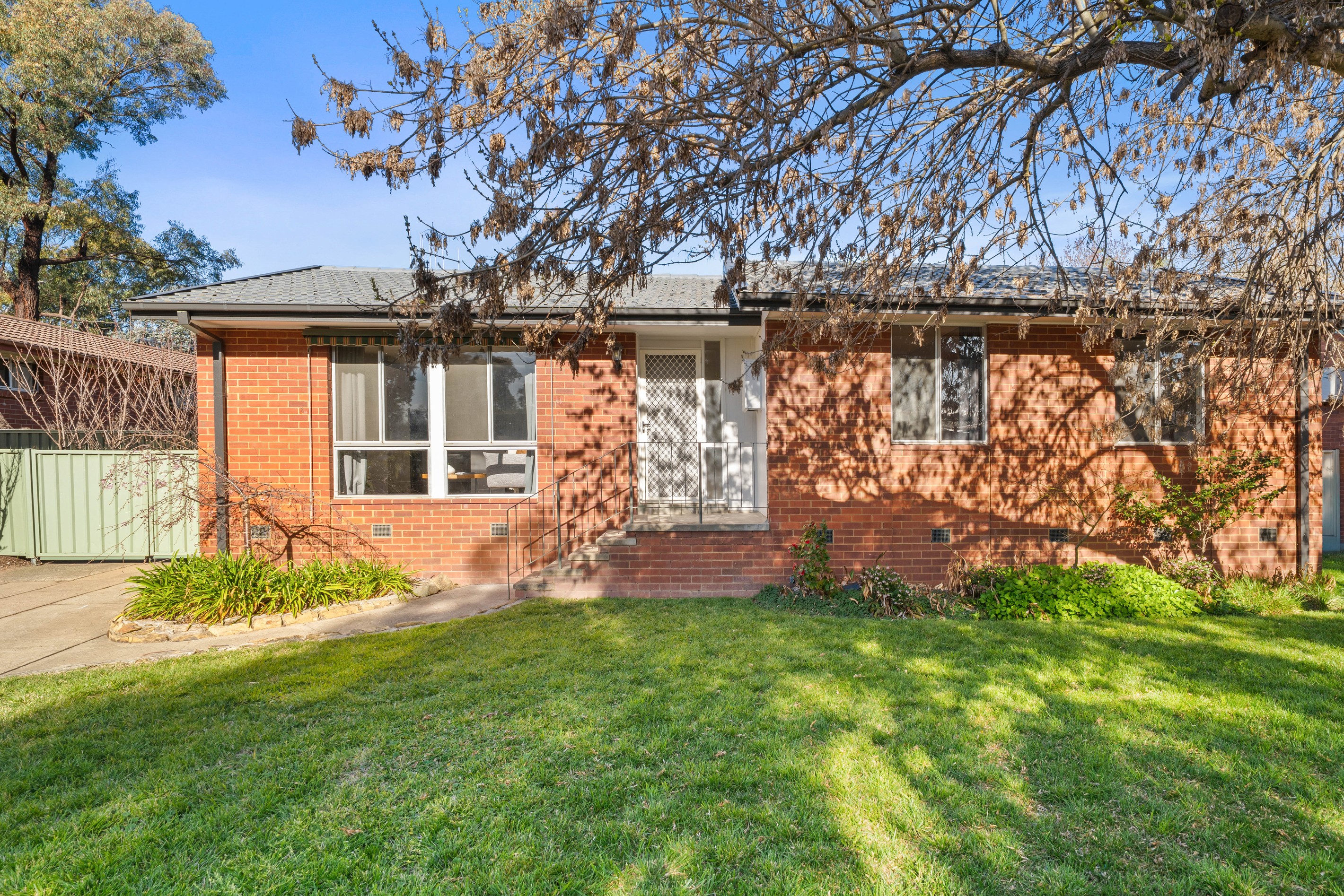 18 Stretton Crescent, Latham, ACT 2615