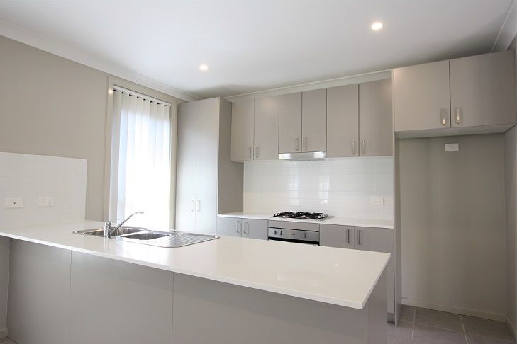 14 Booth Street, Gregory Hills, NSW 2557