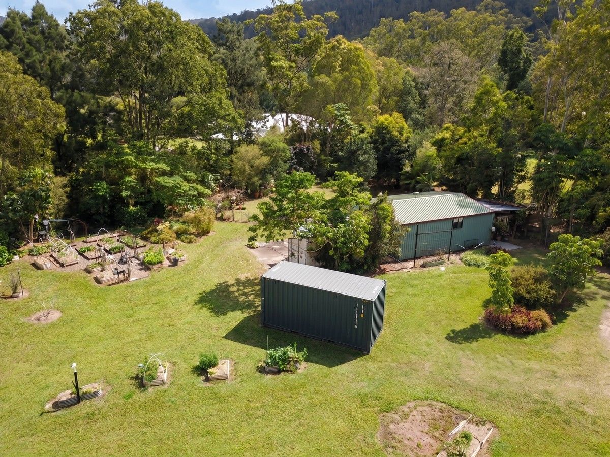 35 Carrington Road — photo 3 of 18