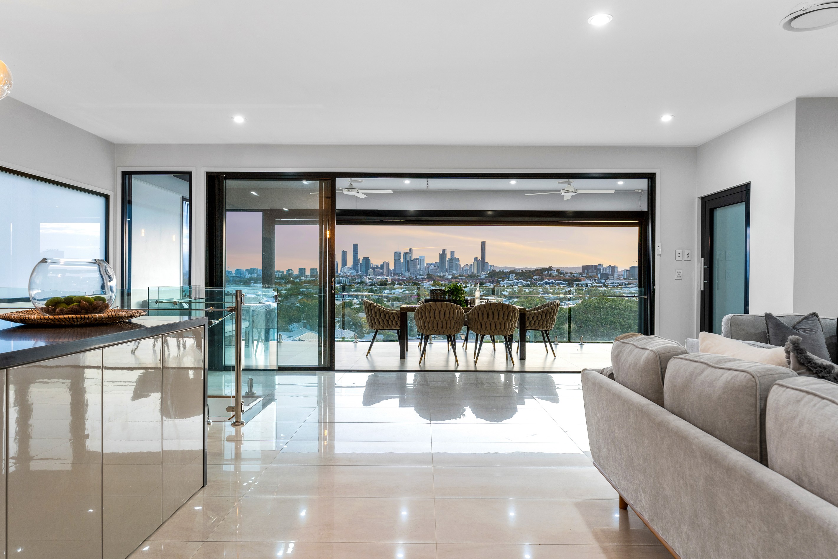 21 Ryan Avenue, Balmoral, QLD 4171