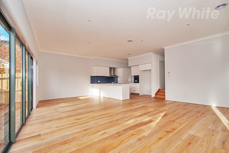 9 Yarrbat Beek Lane, Mitcham, VIC 3132