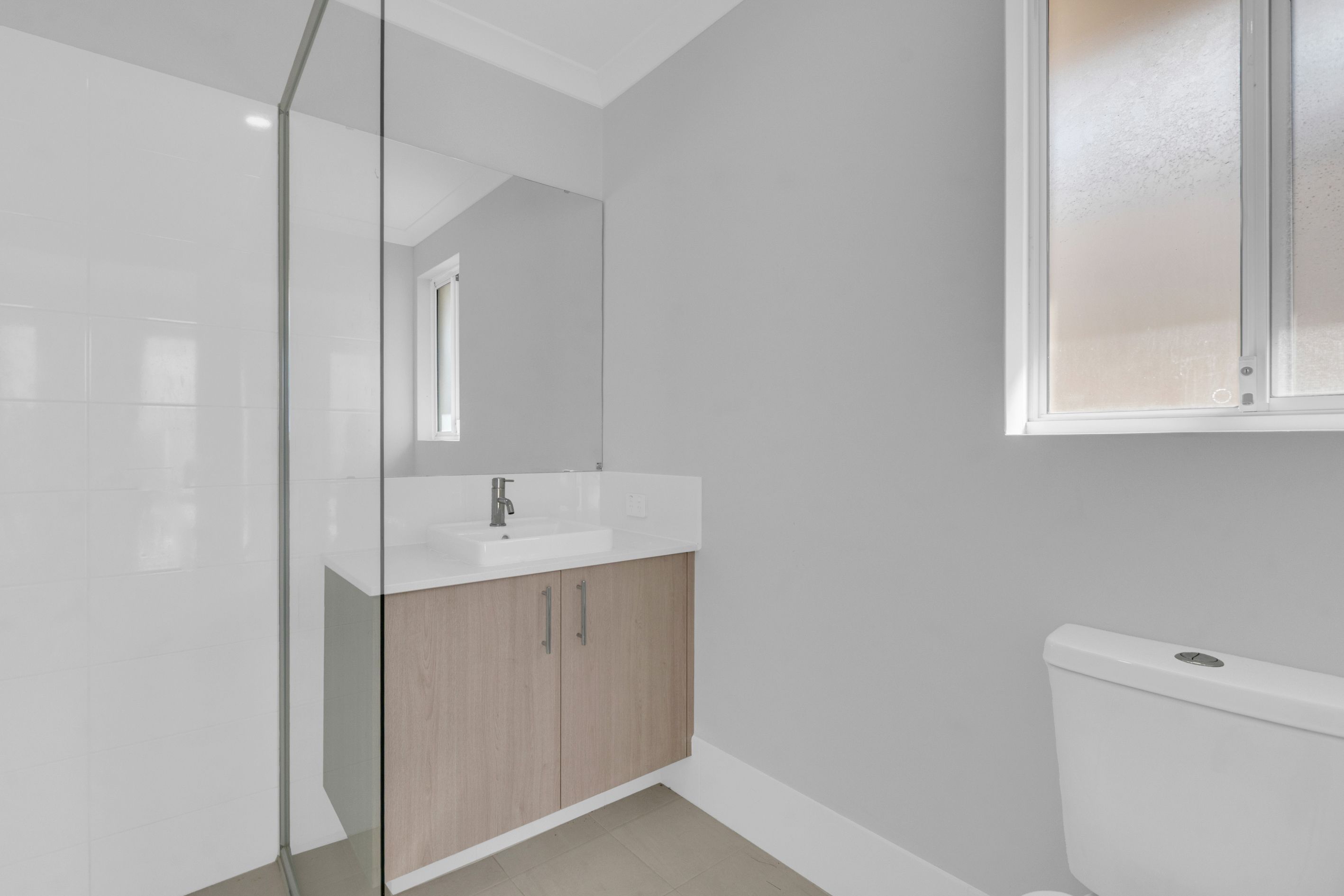 33 Golden Bay Drive — photo 11 of 18
