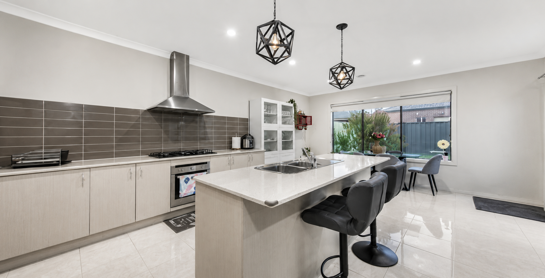 105 Heather Grove, Clyde North, VIC 3978