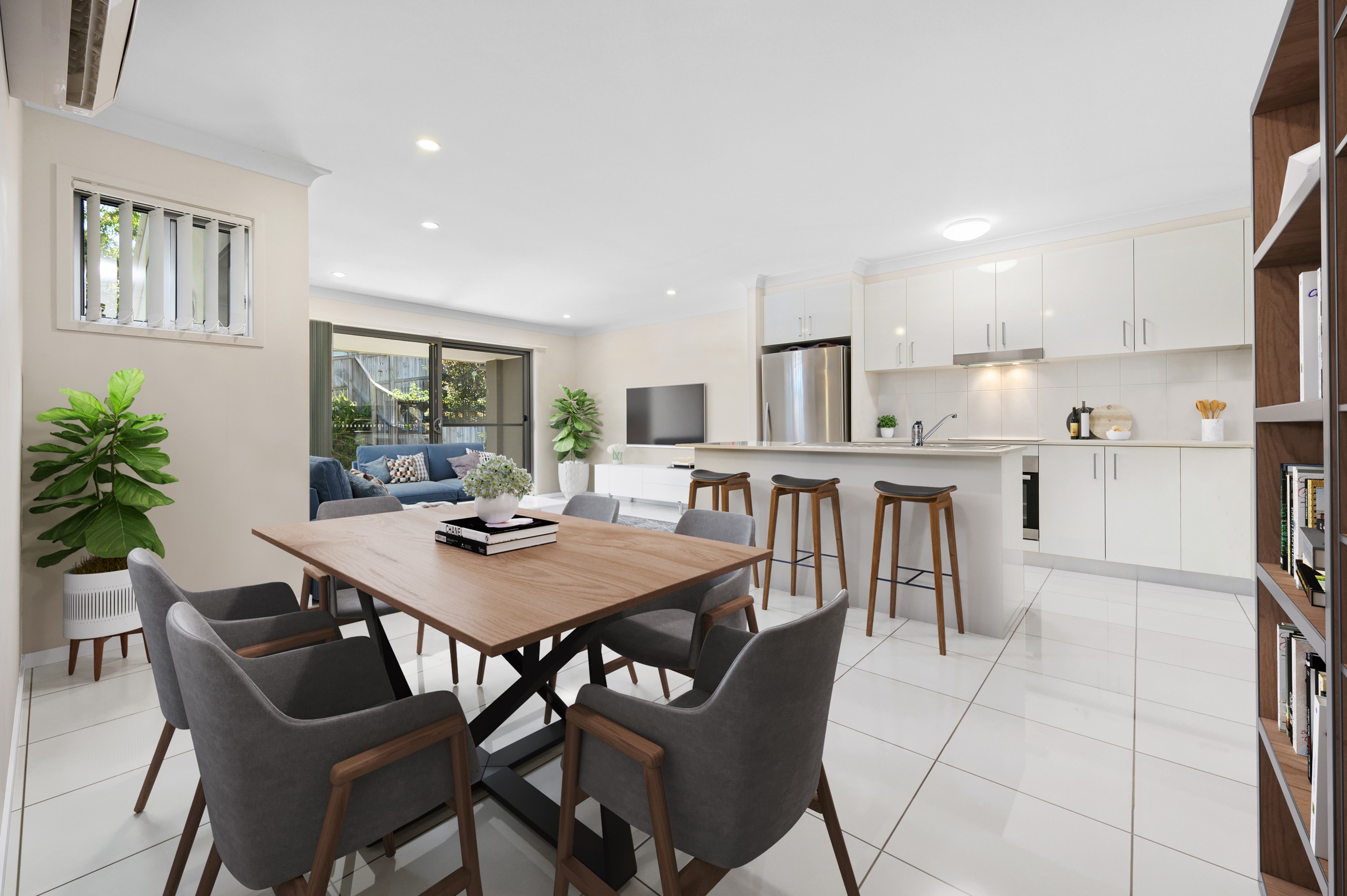 2/47 Springwood Avenue, Pacific Pines, QLD 4211