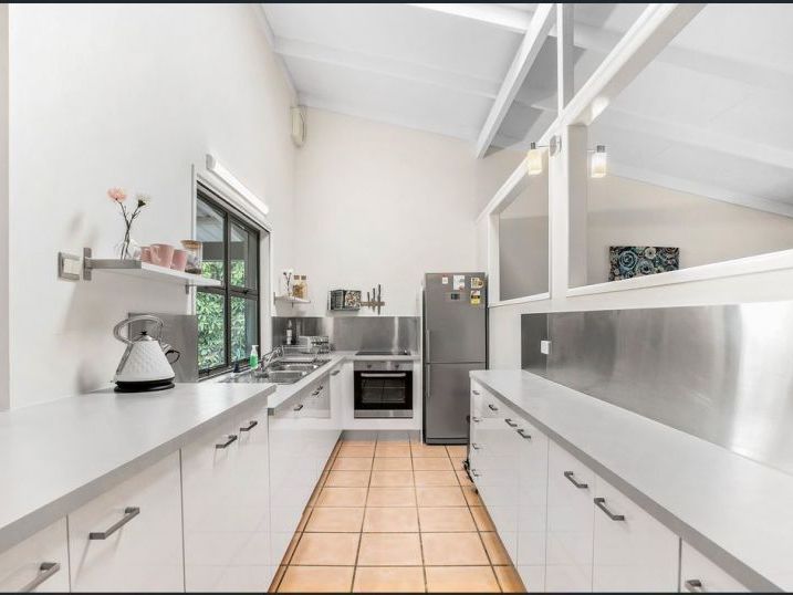 6 Palm Drive, Mooloolaba, QLD 4557