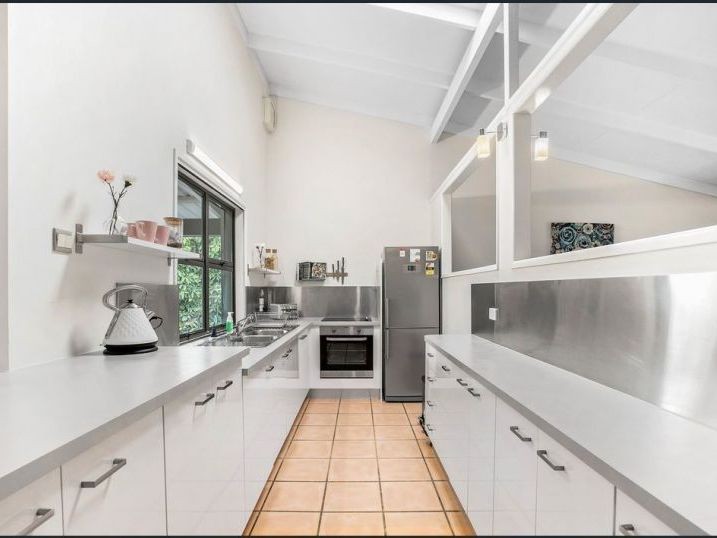 6 Palm Drive, Mooloolaba, QLD 4557