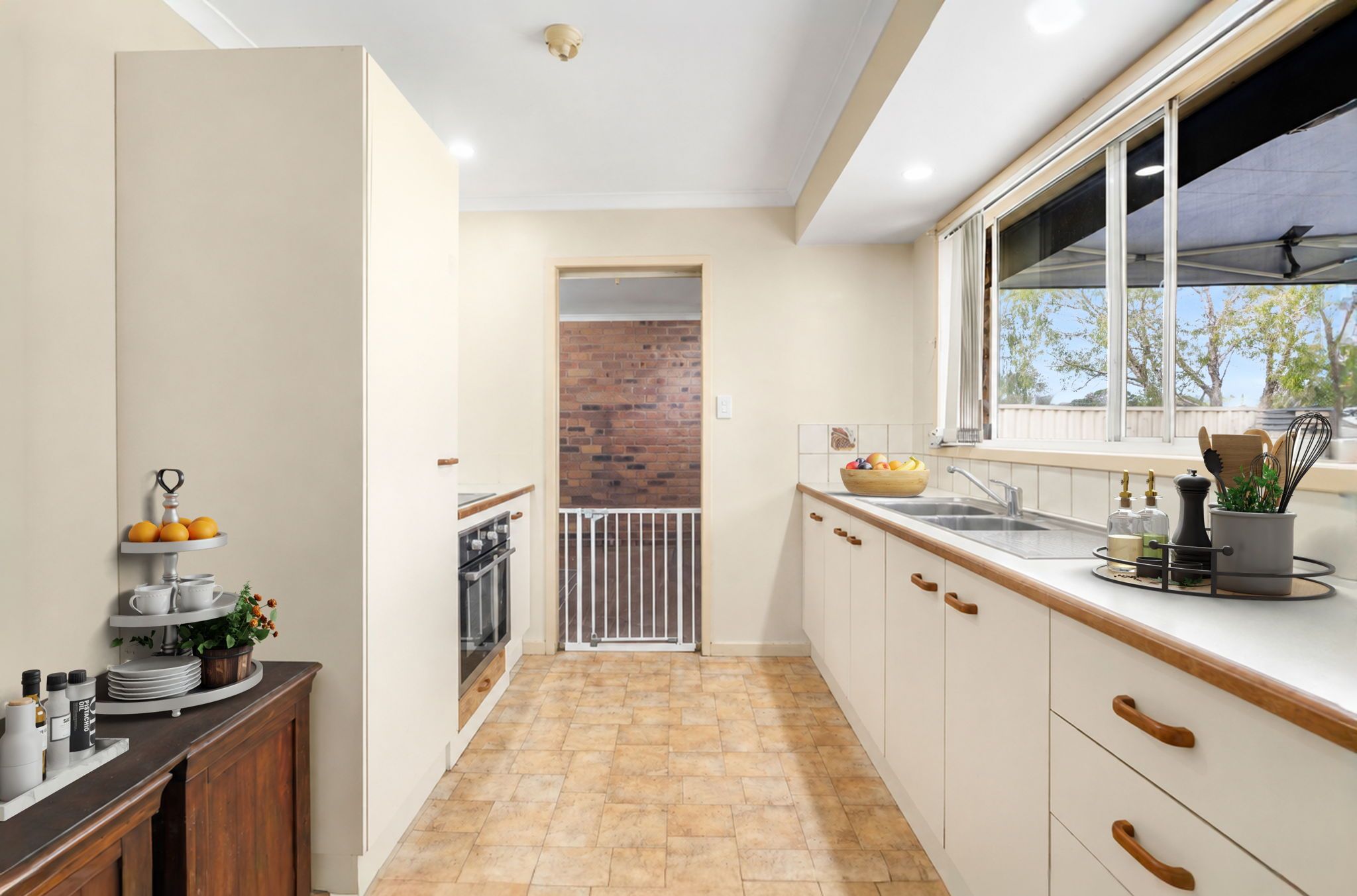 12 Bottlebrush Crescent — photo 6 of 18