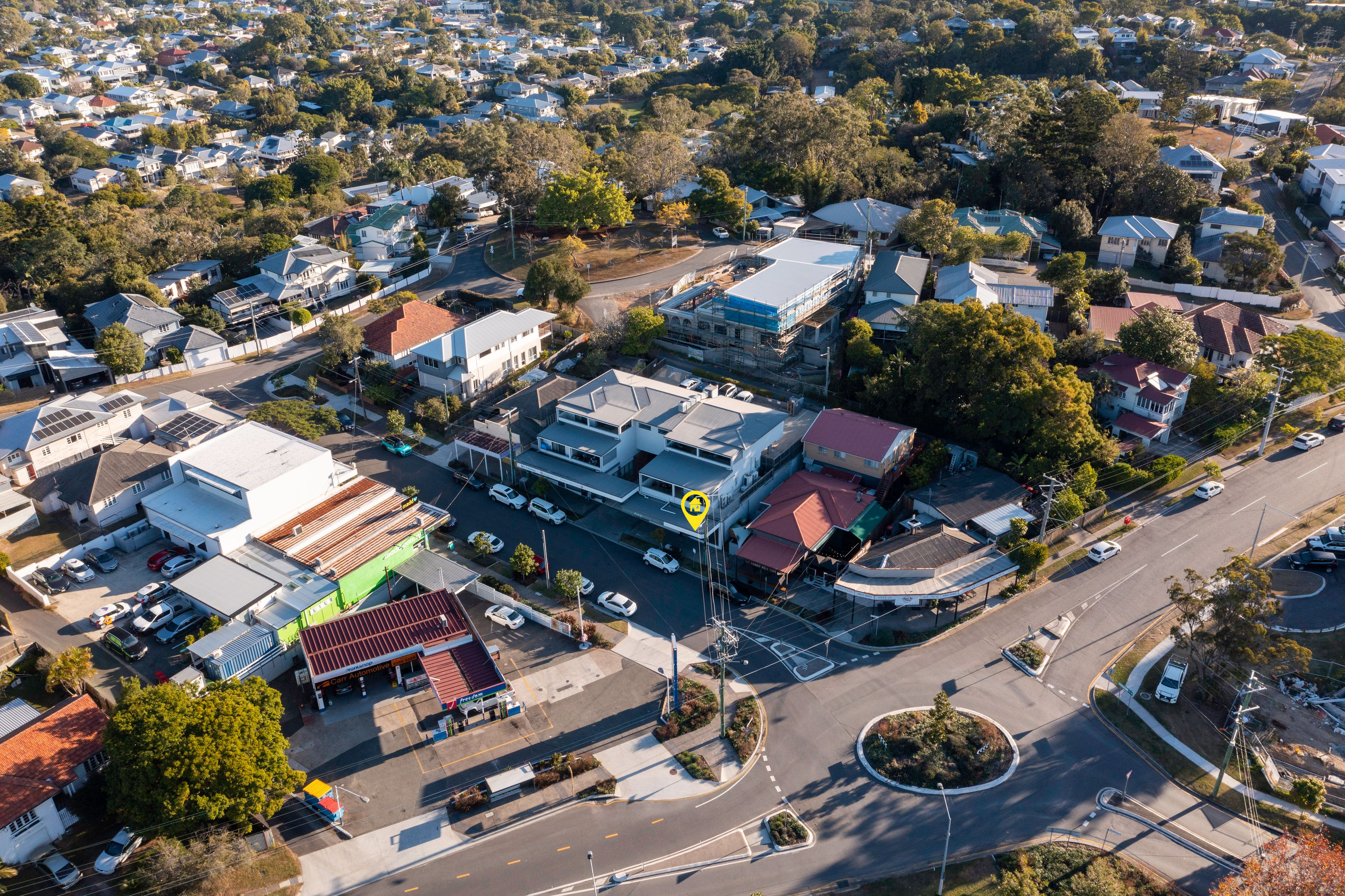 Shop 4/11 The Corso, Seven Hills, QLD 4170