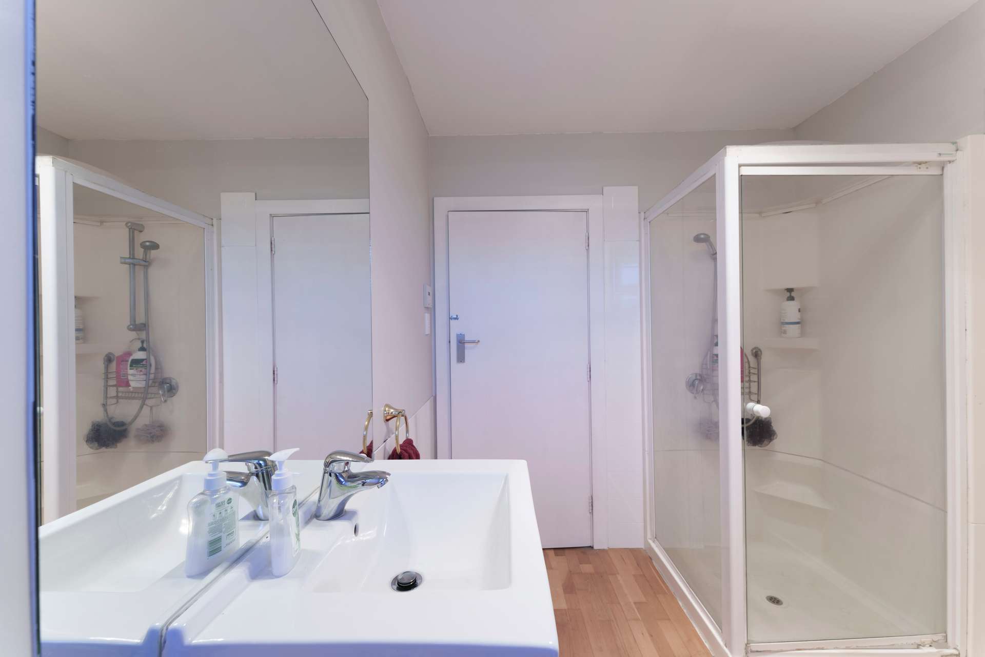 16 Woodend Road photo 10