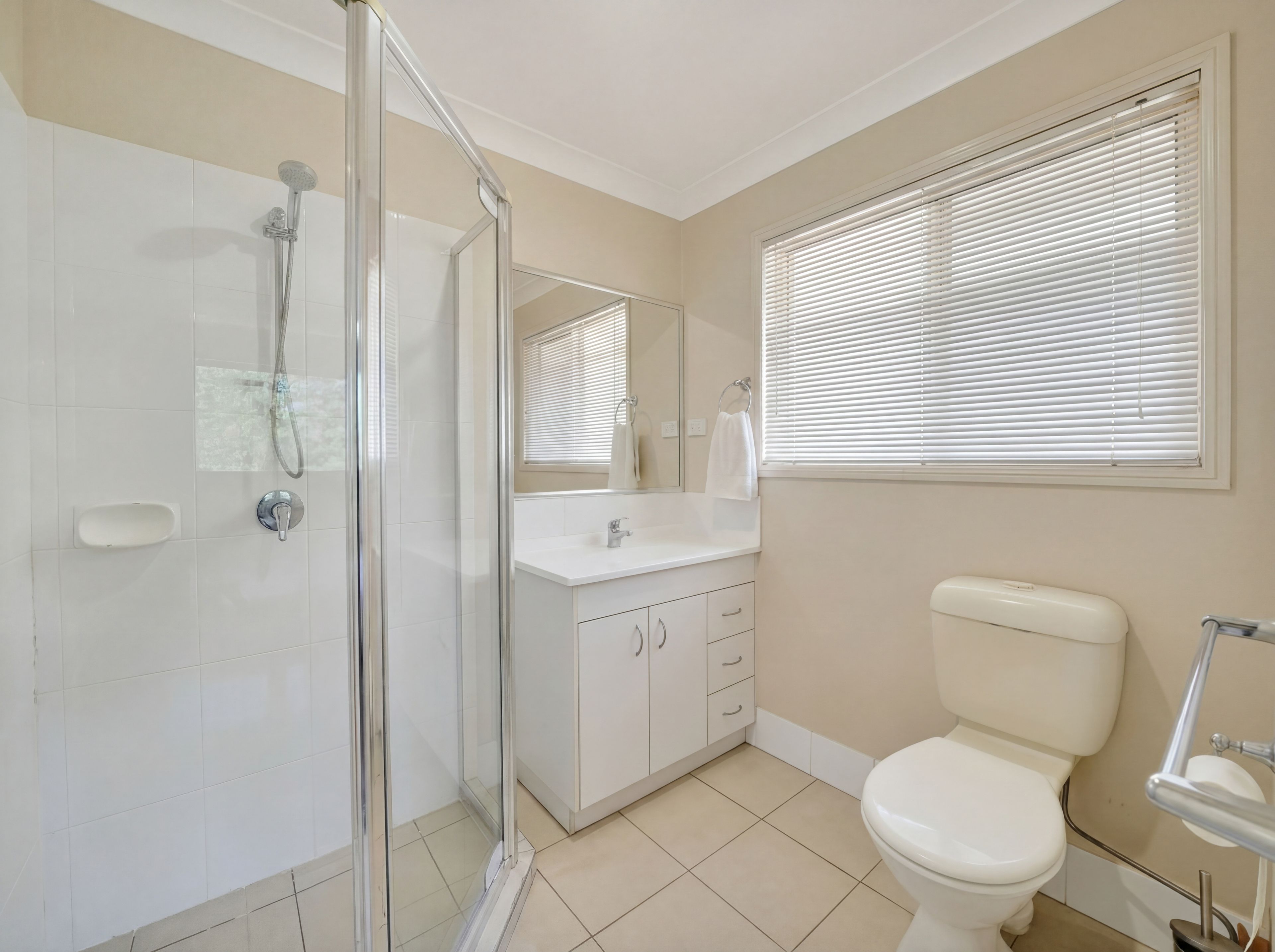 13/439 Elizabeth Avenue — photo 5 of 11