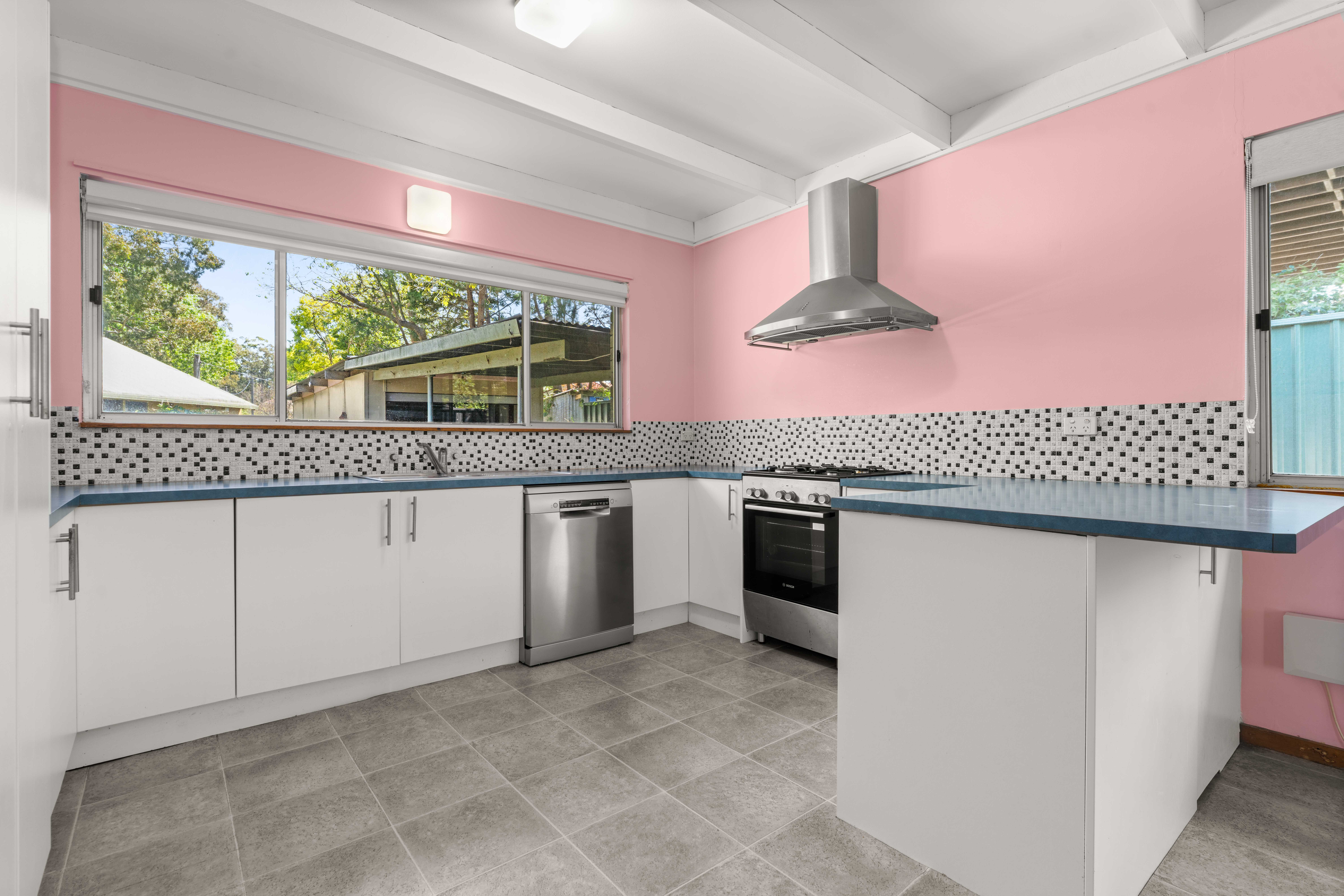 153 Osborne Street — photo 5 of 22