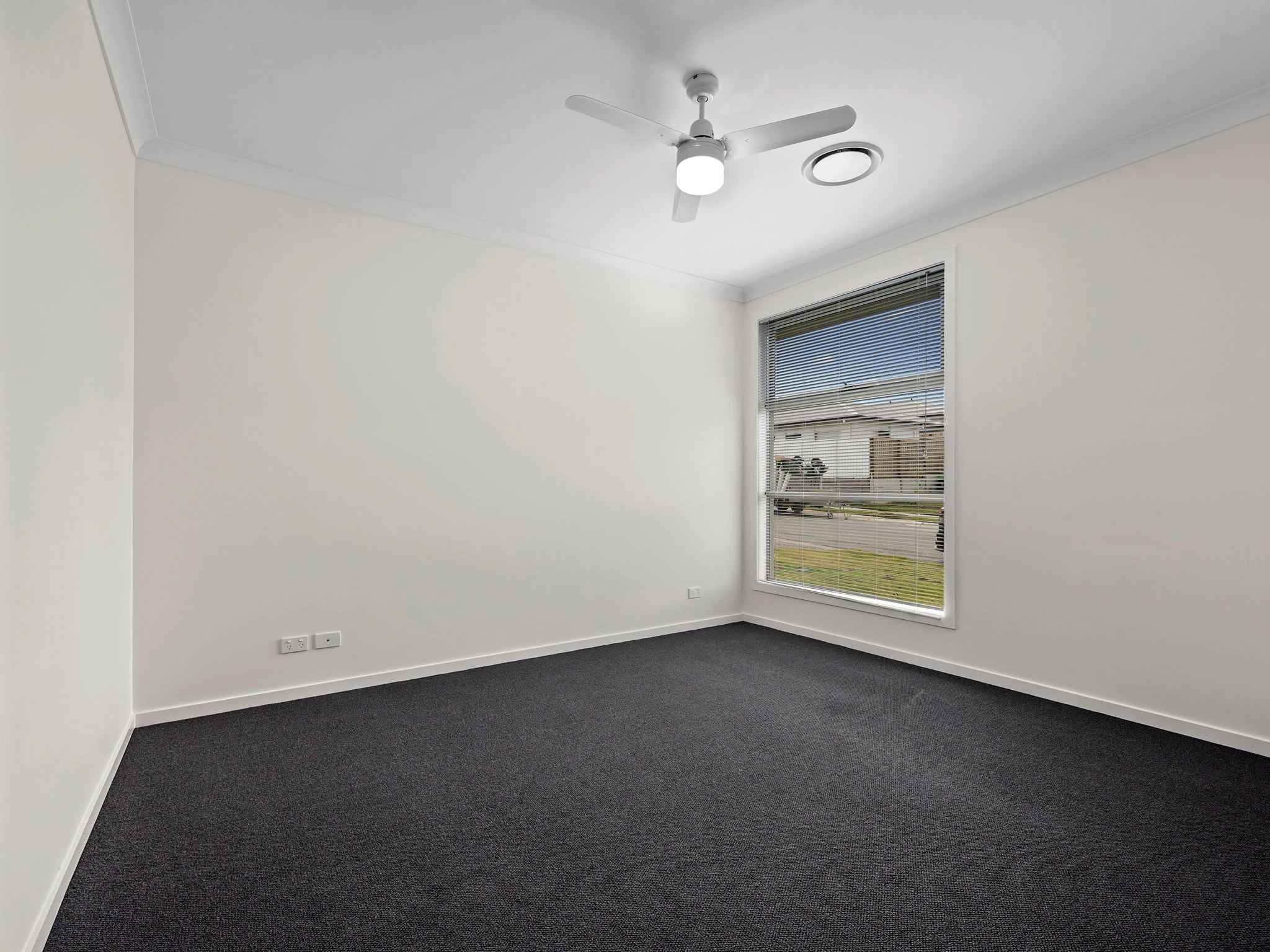 7 Legacy Drive, Flinders View, QLD 4305