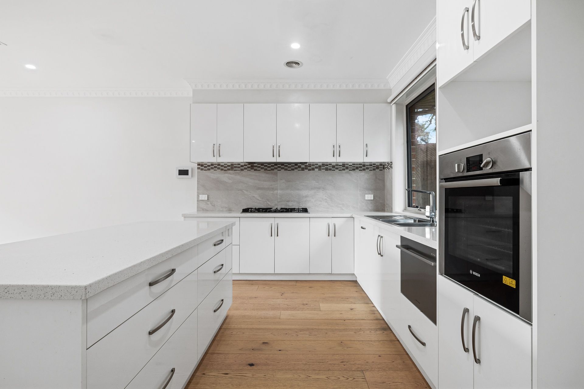 1/82 Bogong Avenue — photo 4 of 11