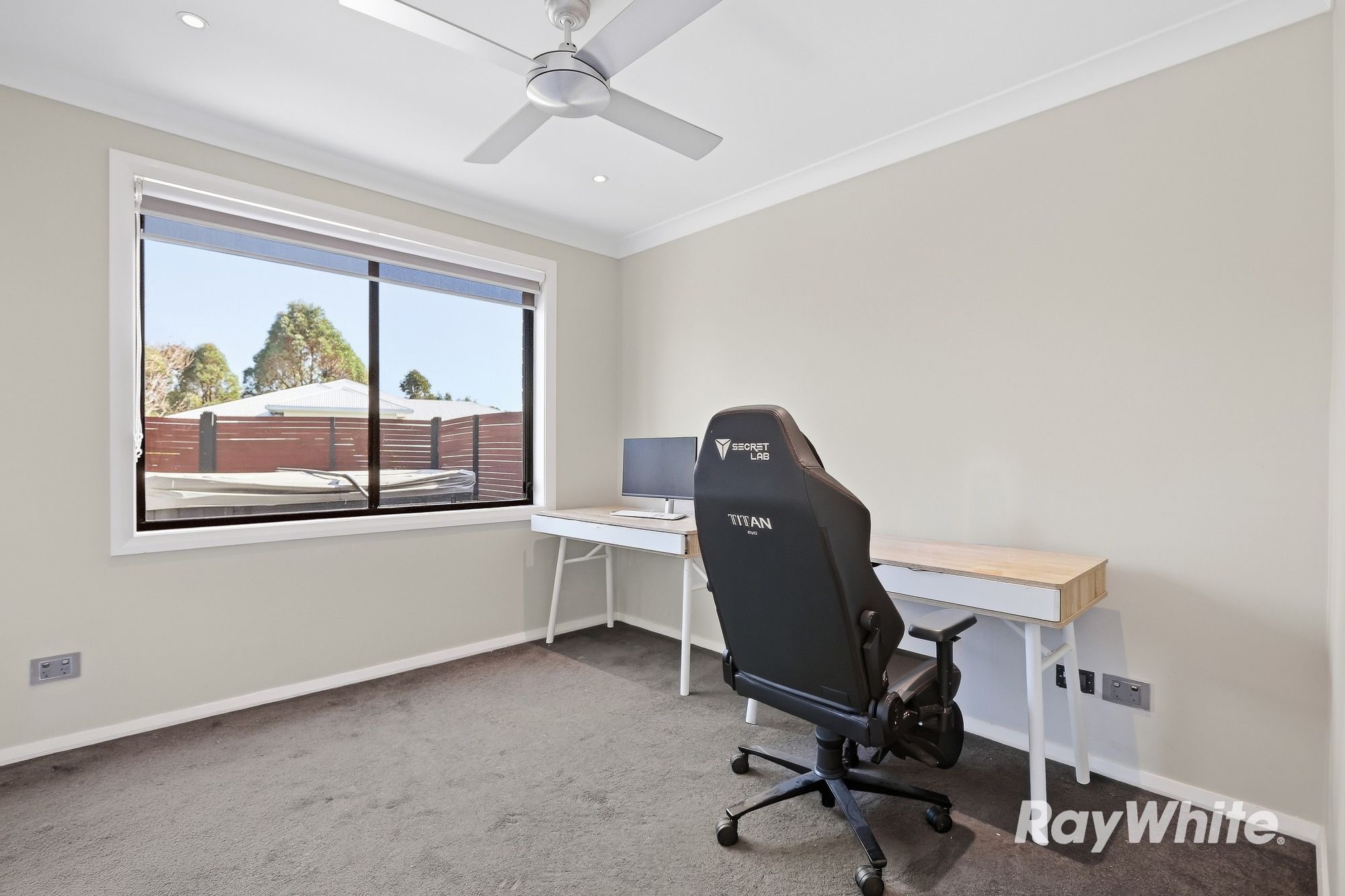 27 Brookwater Circuit — photo 10 of 23