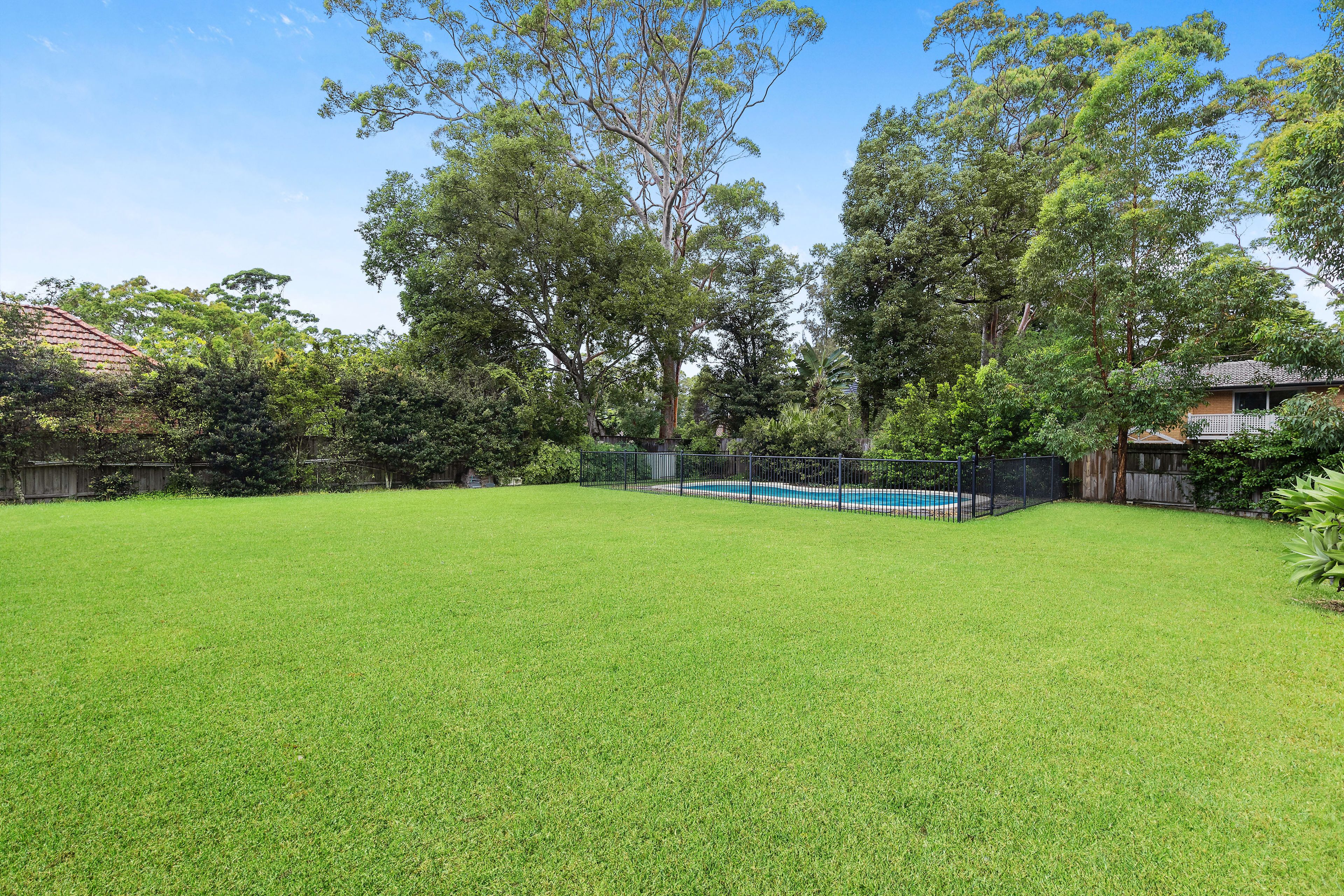 93 Boundary Road — photo 14 of 15