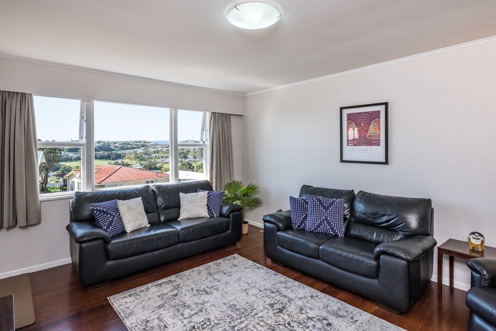 8 Archbold Street, Newlands, Wellington City