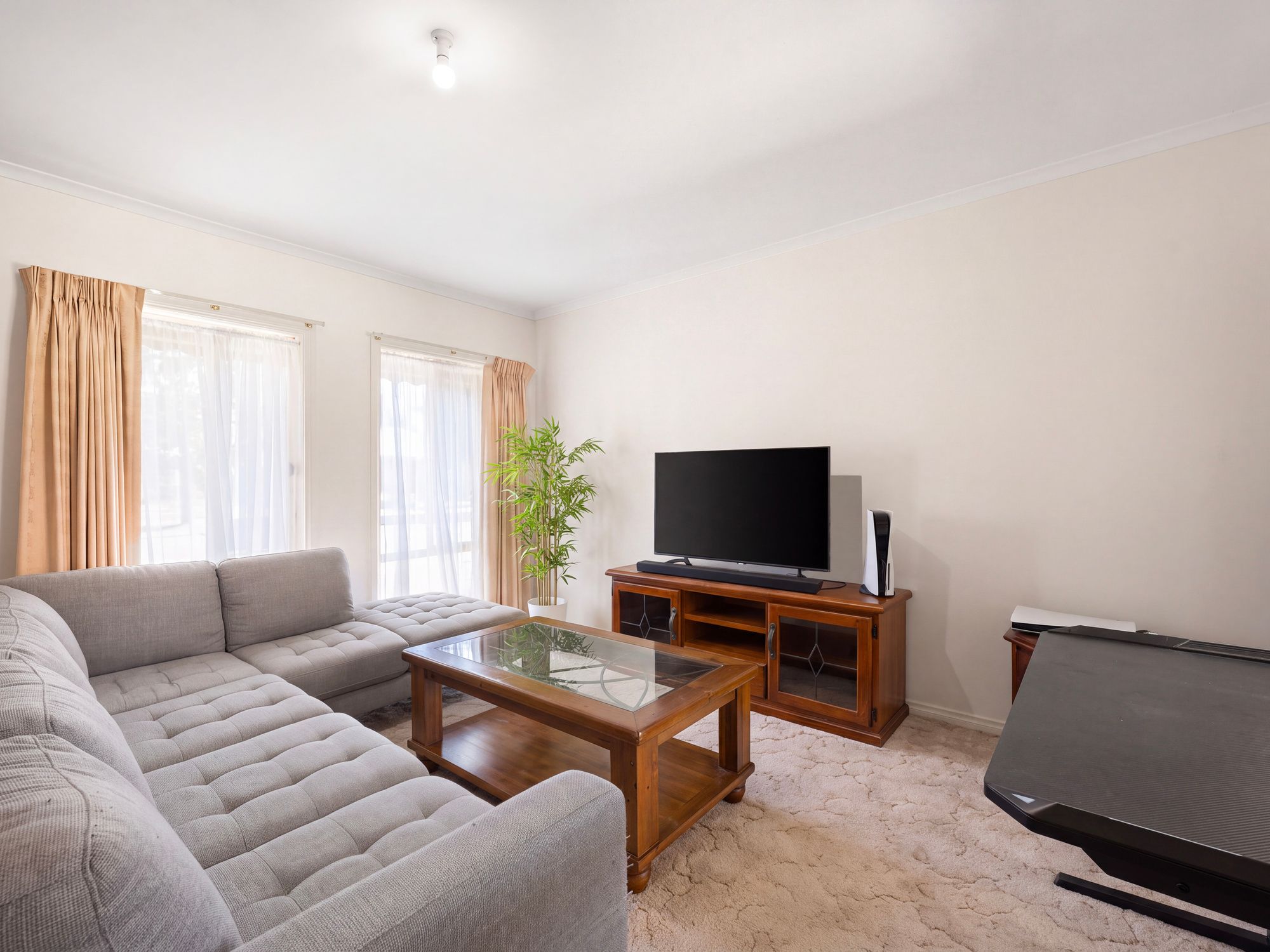 4 Exton Crescent — photo 6 of 15