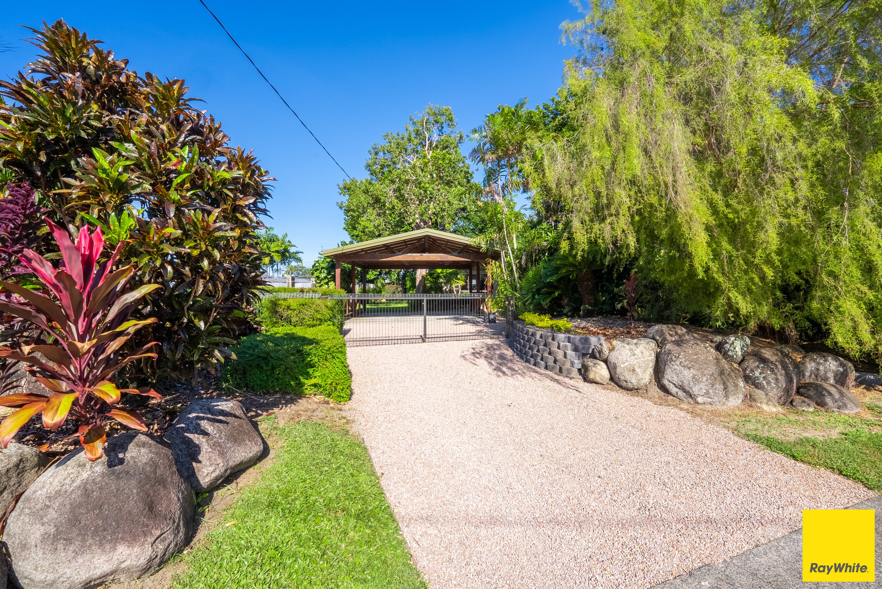 9 Tudor Close, Trinity Park, QLD 4879