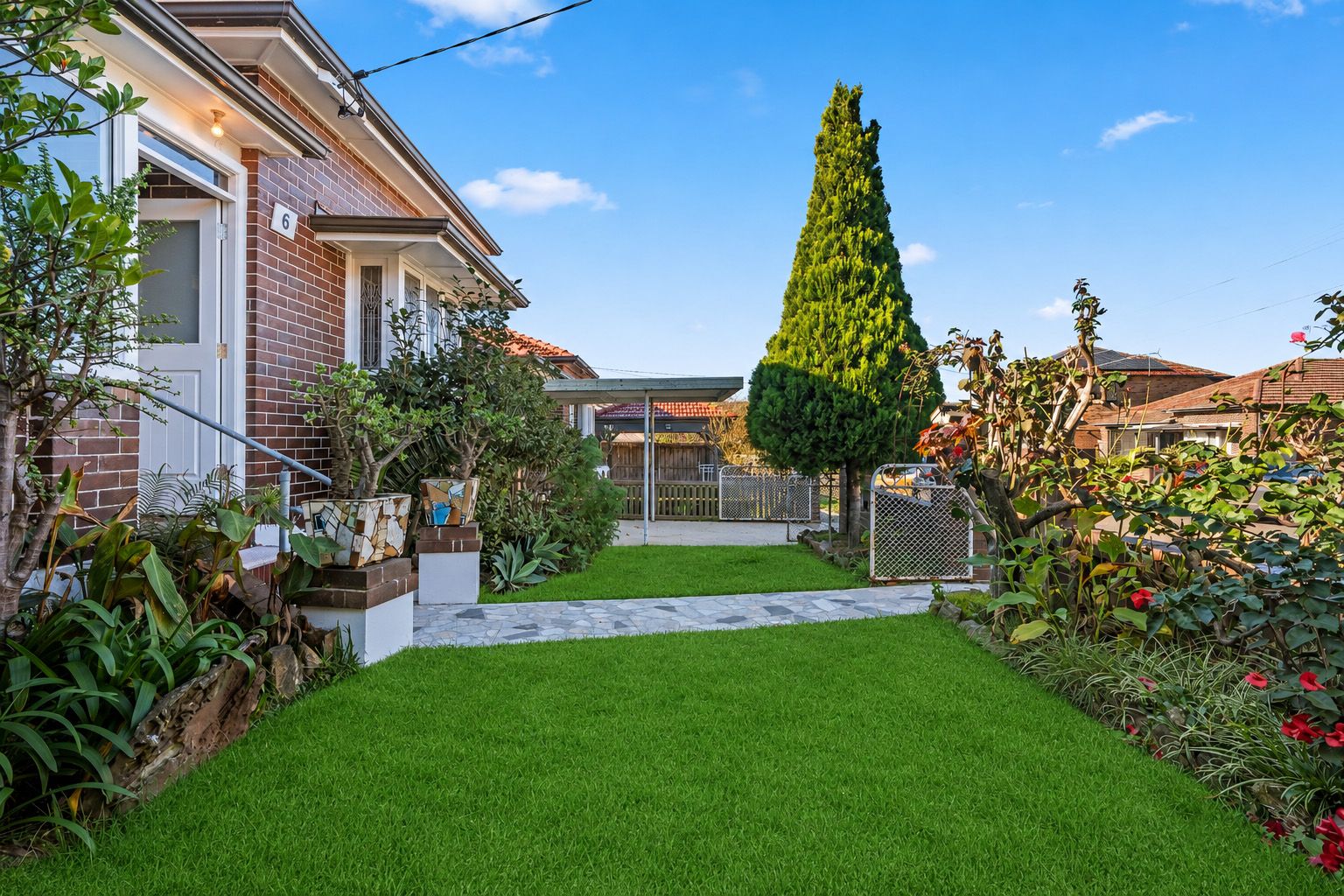 6 Kingsford Avenue — photo 8 of 12