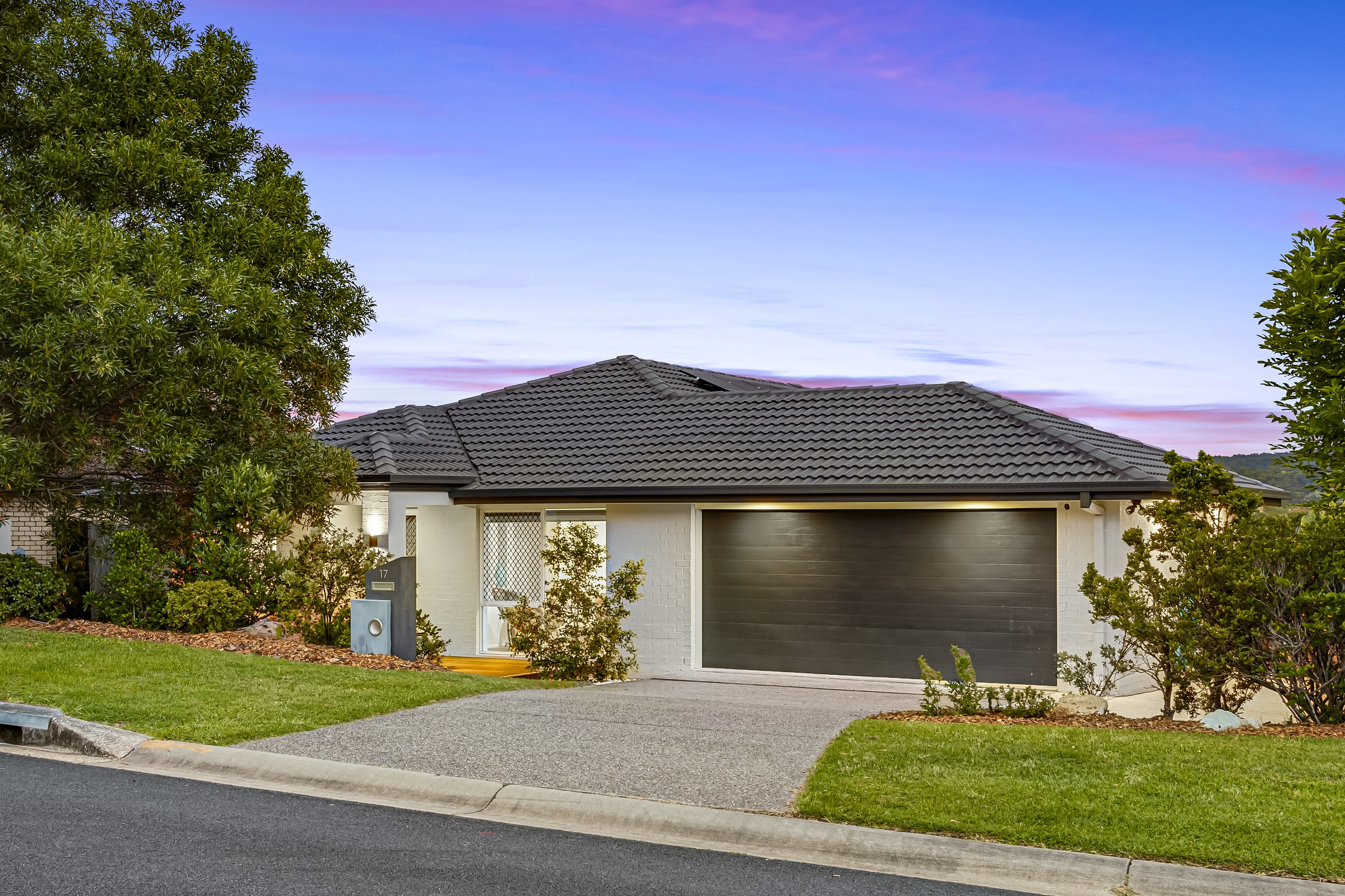 17 Wellers Street, Pacific Pines, QLD 4211