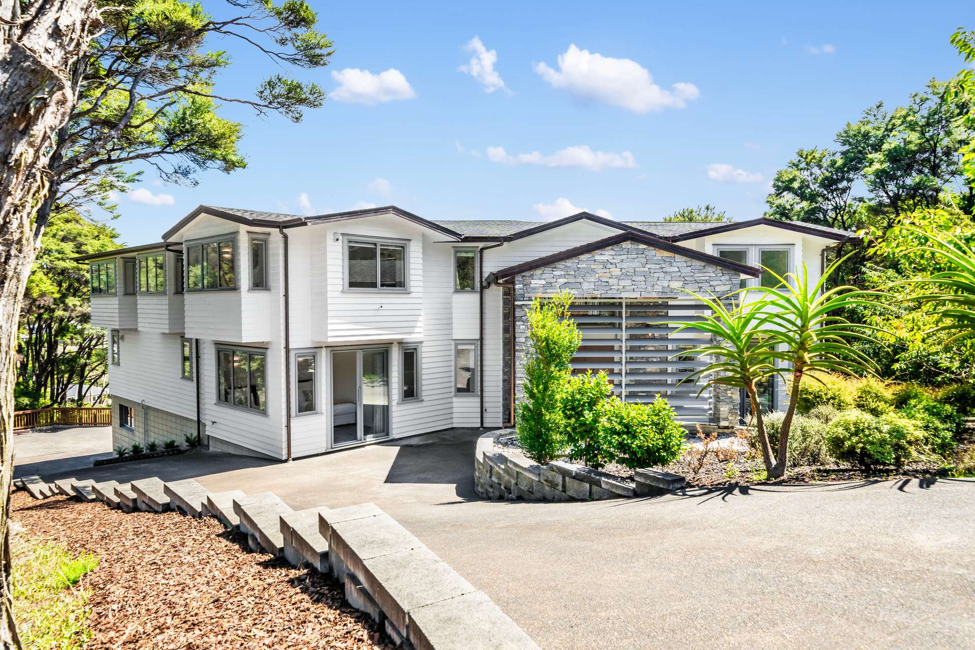 293B Titirangi Road photo 0