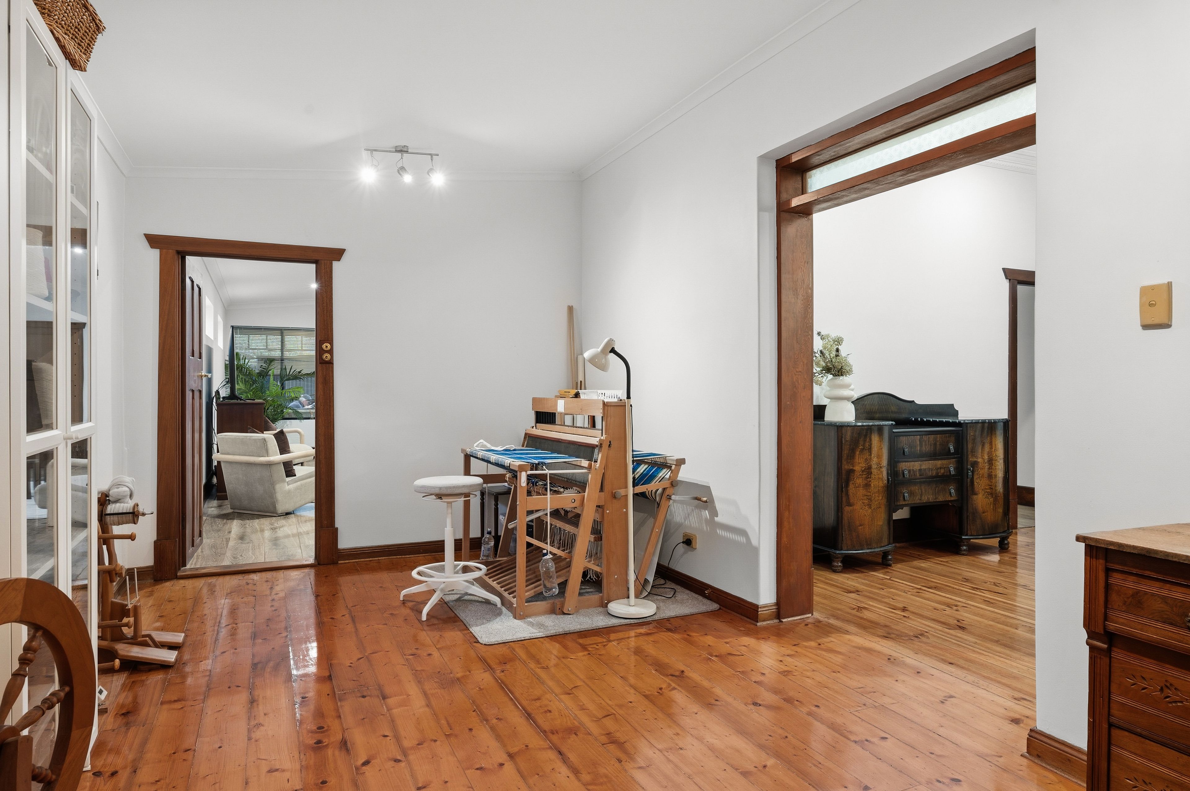 15 Roslyn Street — photo 8 of 30
